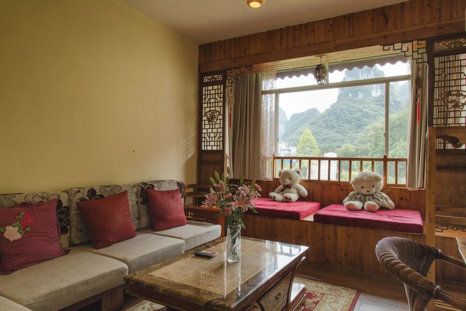 Snow Lion Riverside Resort