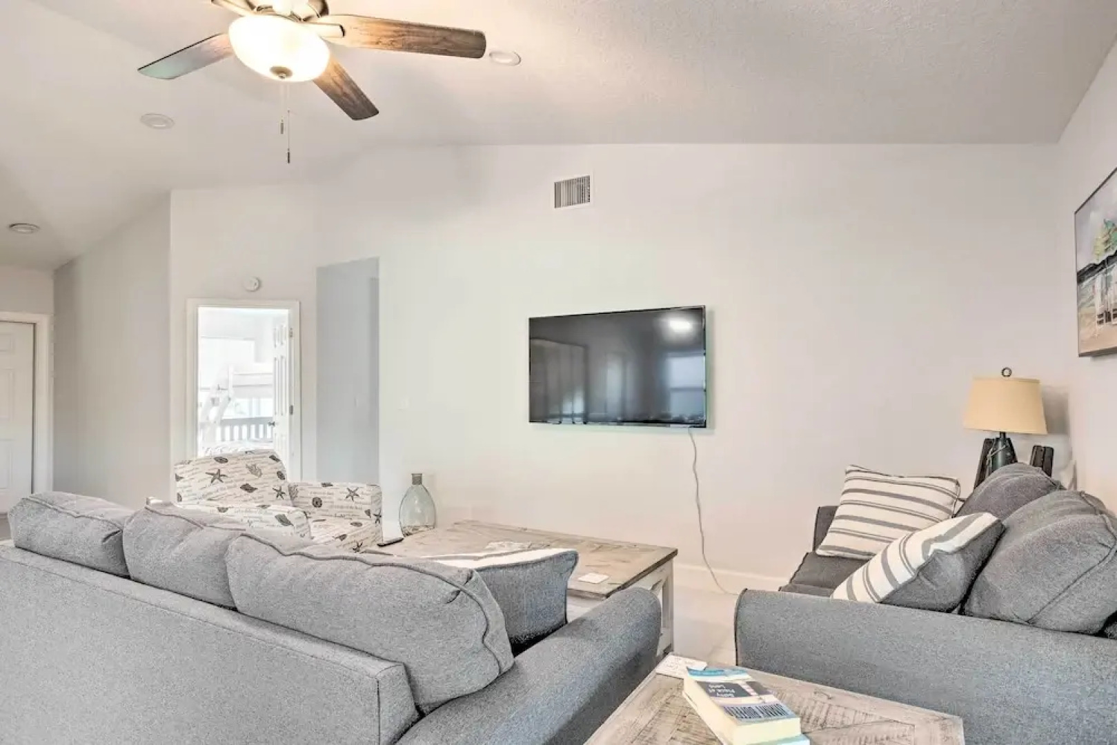 Jupiter Home w/ Patio & Grill ~ 6 Mi to Beach!