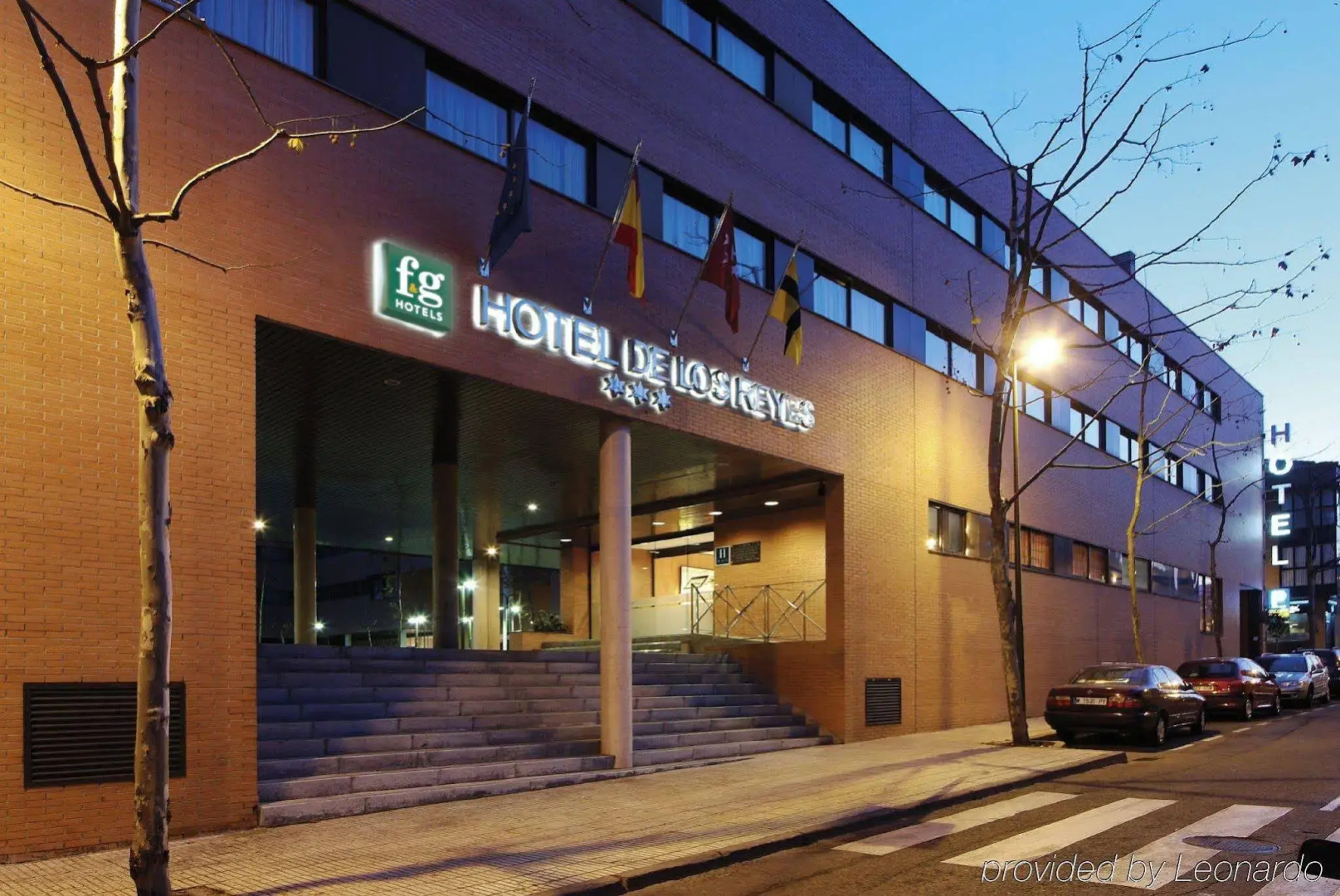 Отель Sercotel de los Reyes