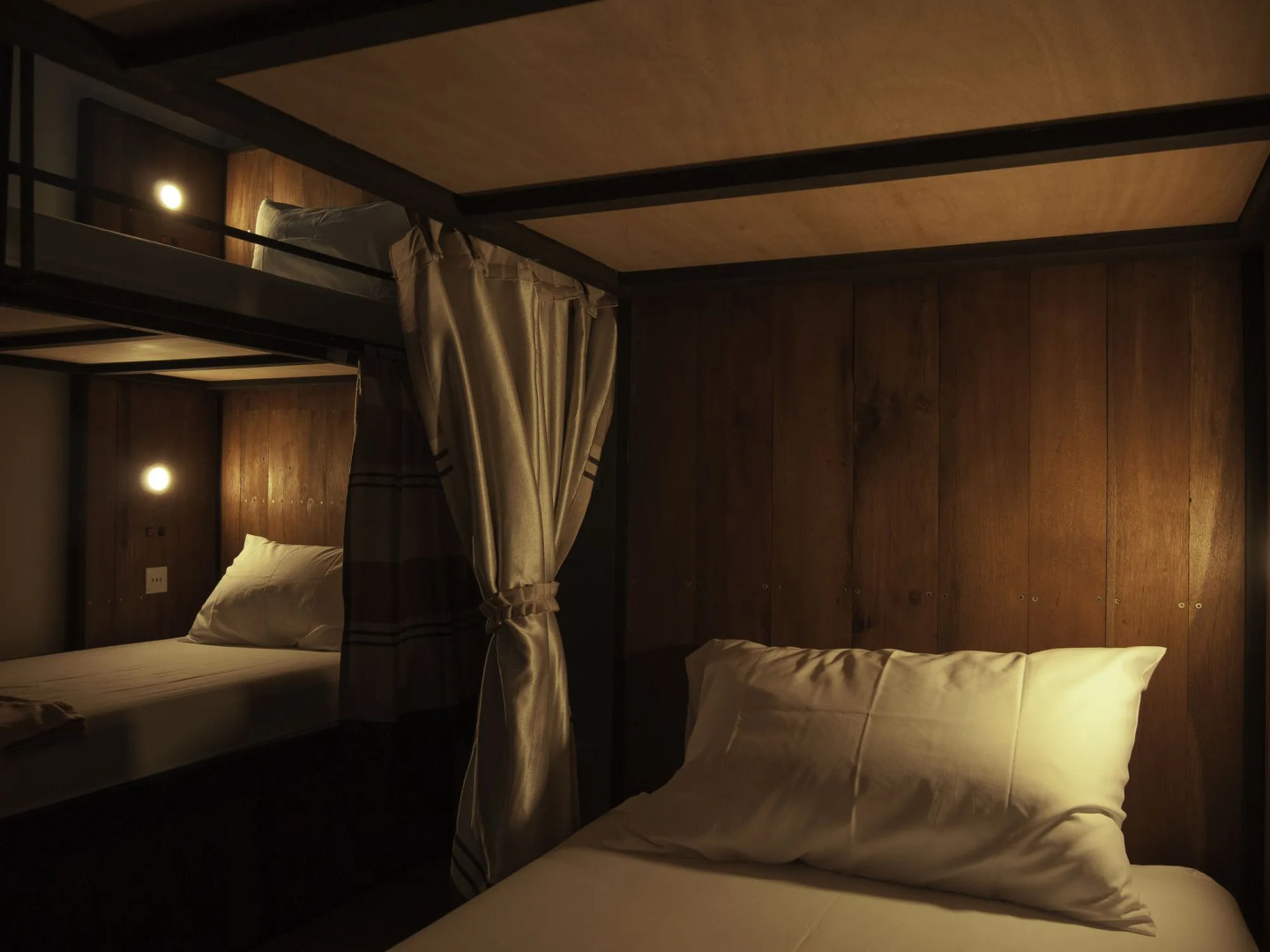 Whereder Poshtel - Hostel