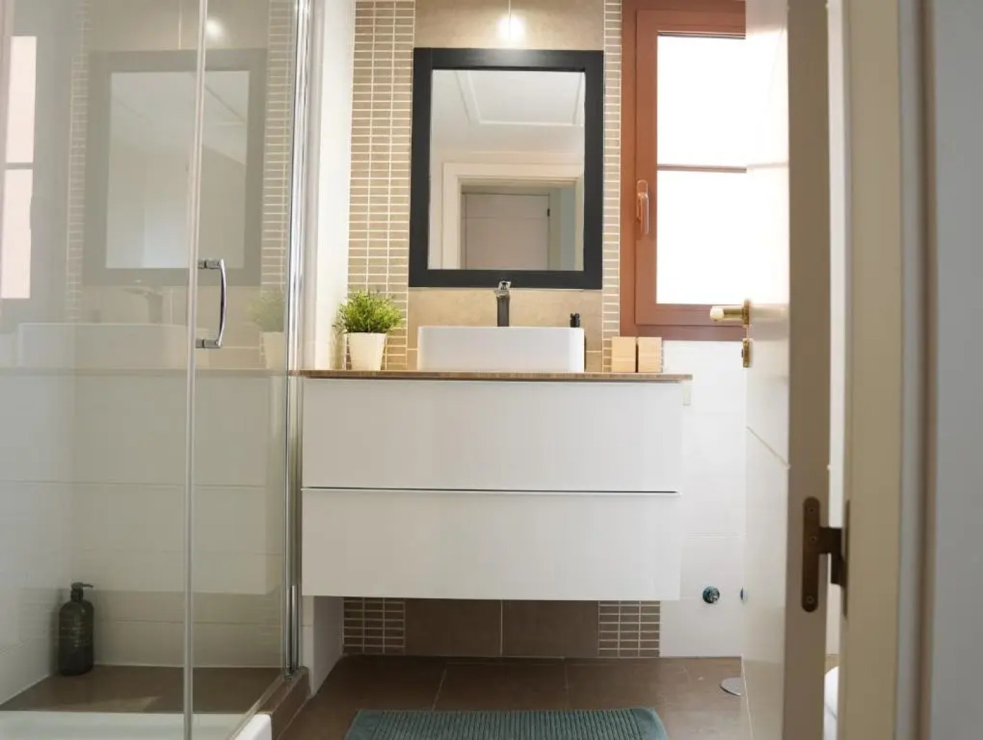 Appartement 2 chambres élégant avec vues et wifi