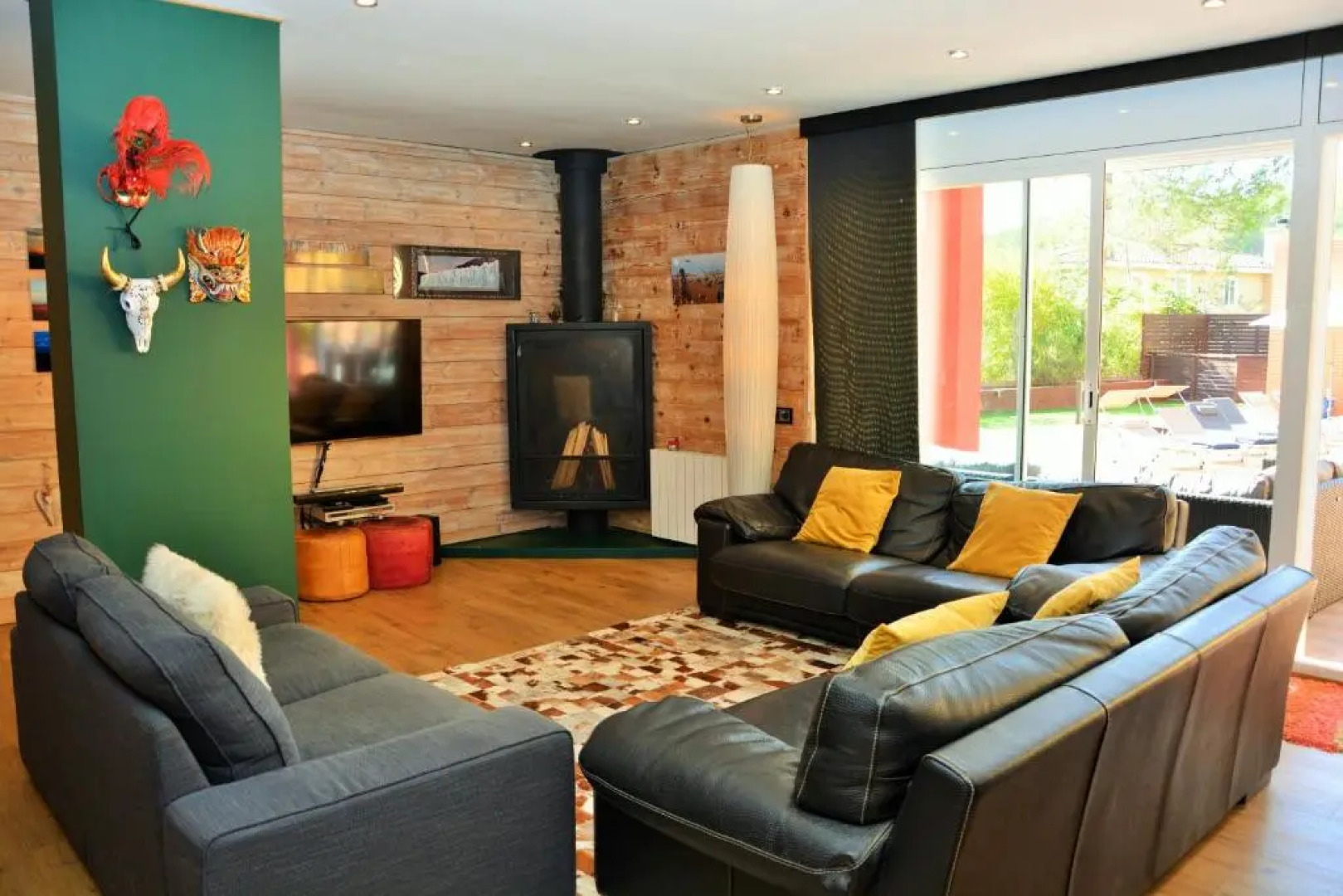 Villa Sitges Maria Sunny Oriented SW AC Confortable High Quality 5 star guest coments