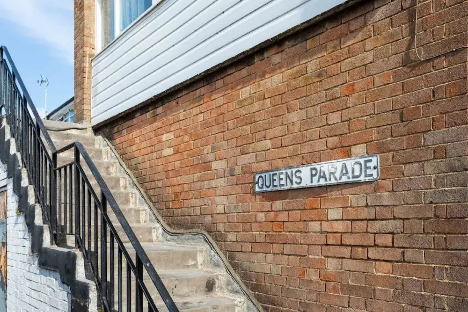 Queens 1 bed Apartment, Close to Town Centre