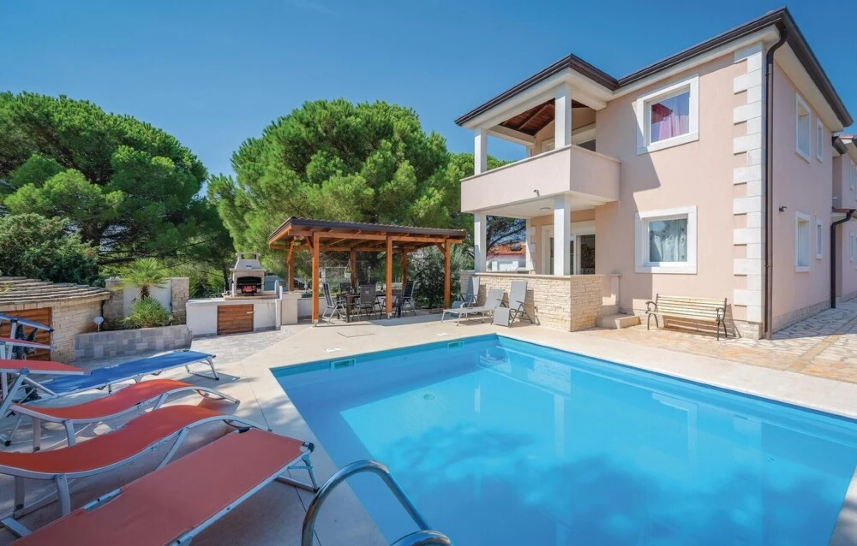 Beautiful Home in Valbandon With Wifi and 4 Bedrooms