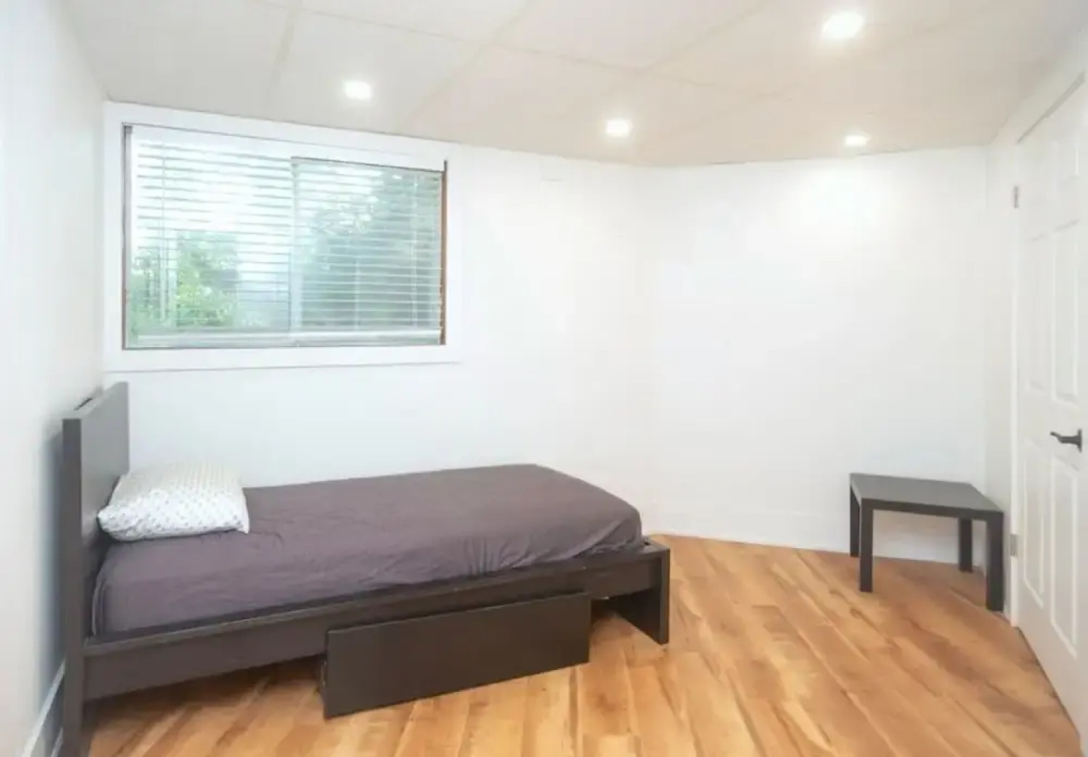 Lakeside 4BR Cottage in Bailieboro w BBQ Grill