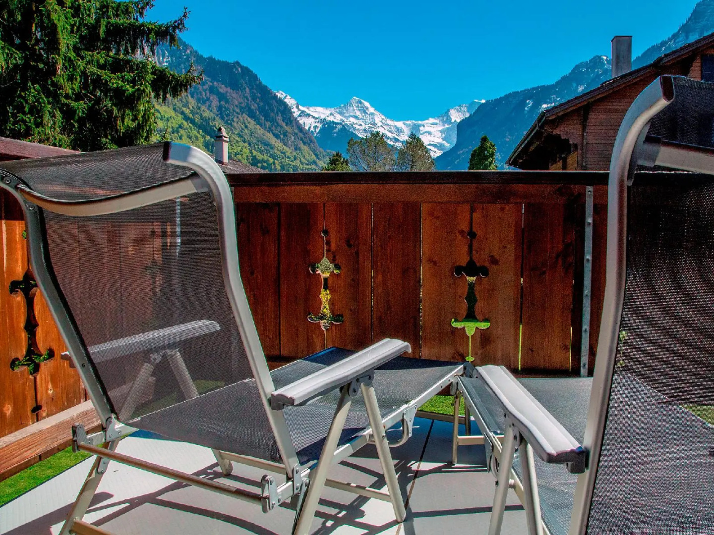 Des Alpes - Two Bedroom No.2