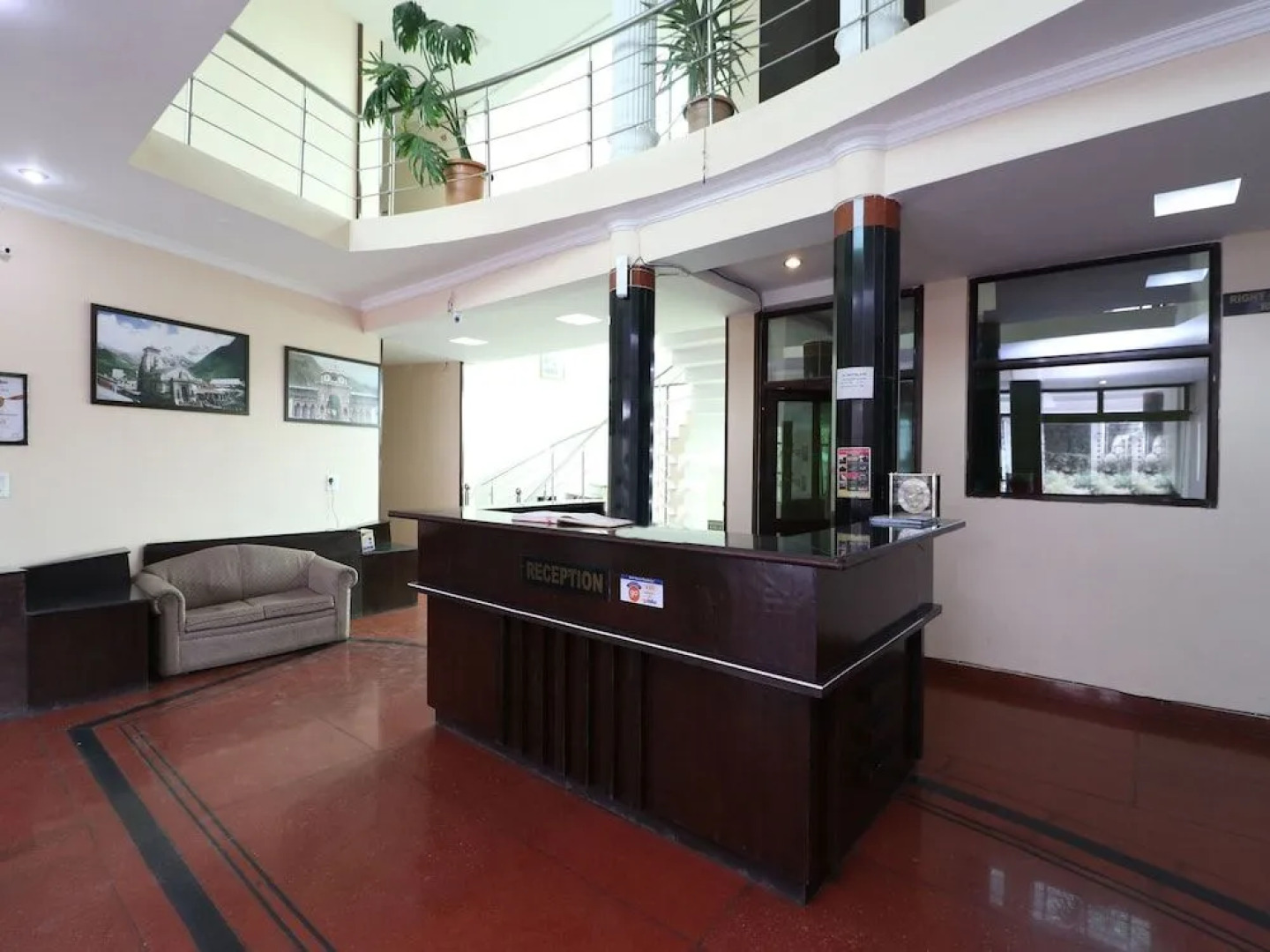 OYO 7547 Hotel Burans Residency