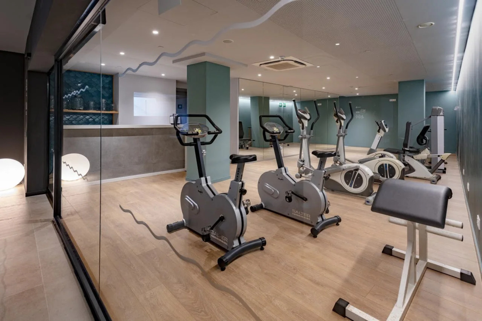 Caprici Beach Hotel & Spa