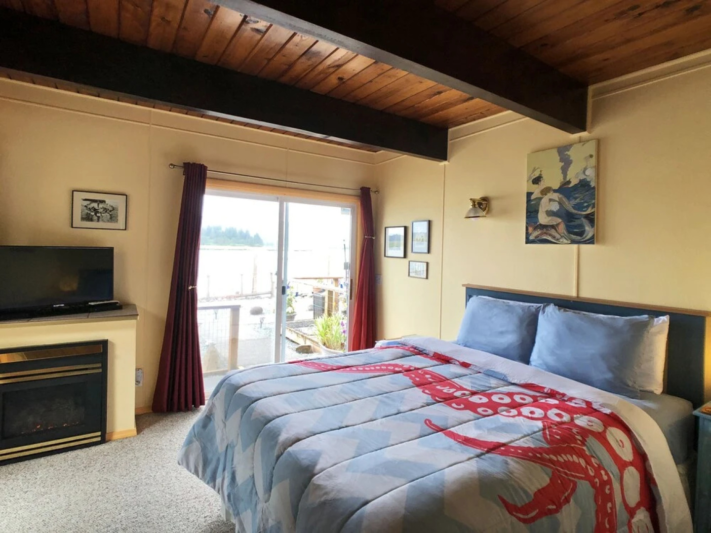 Wheeler on the Bay Lodge & Marina