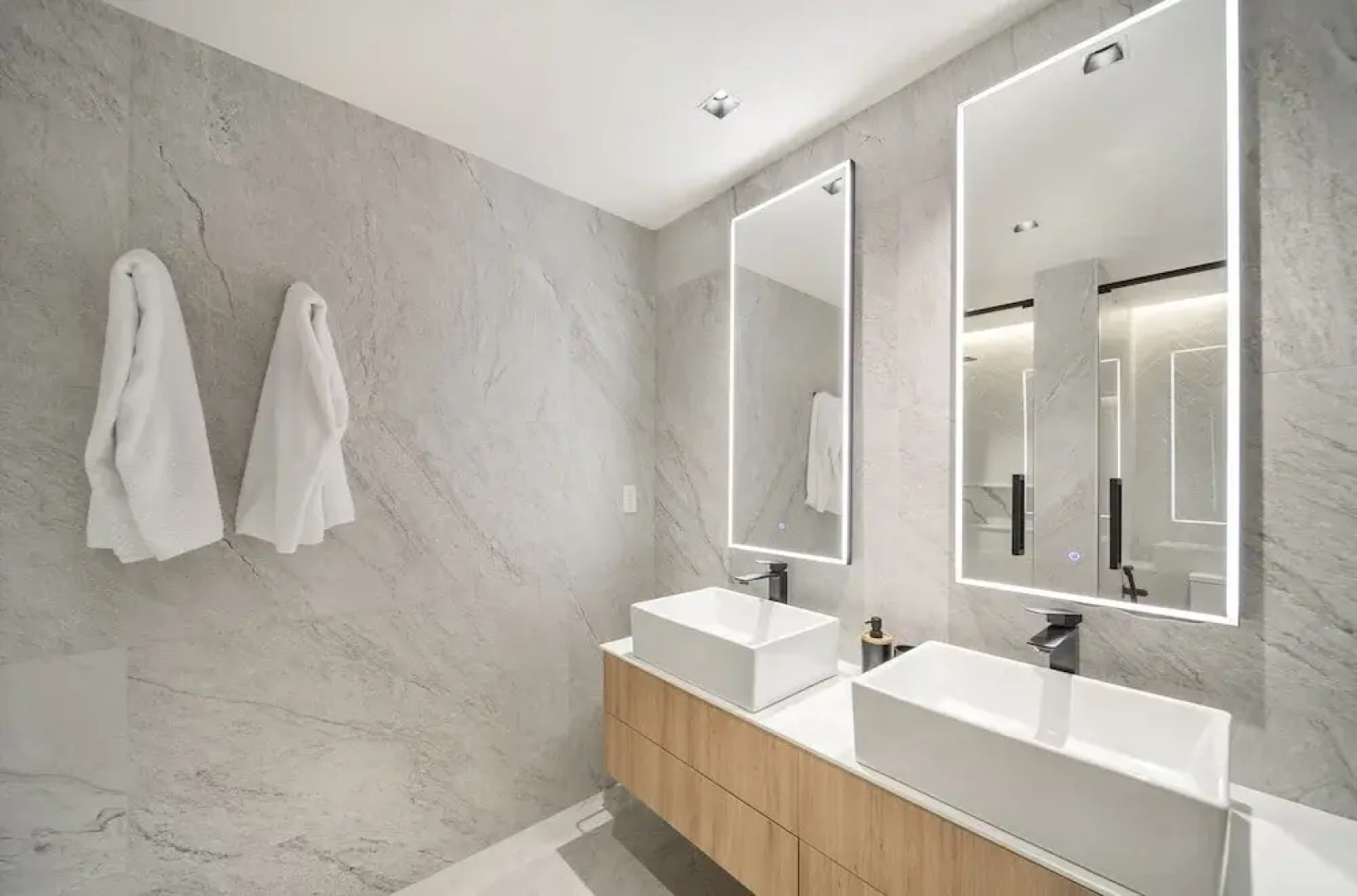 Allure 505 3 Bedroom Apts