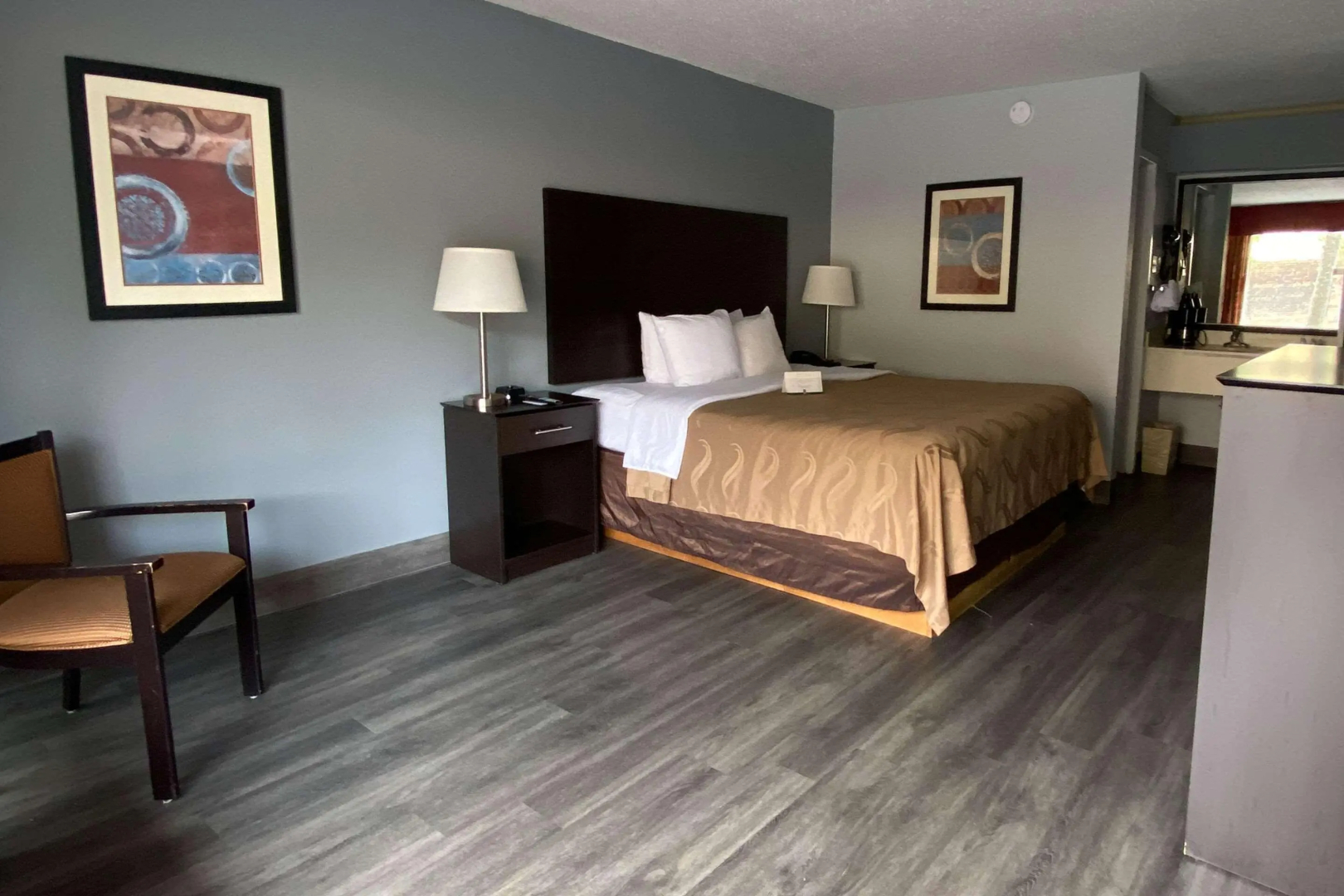 Quality Inn & Suites Gulf Breeze Bayside near Pensacola Beach