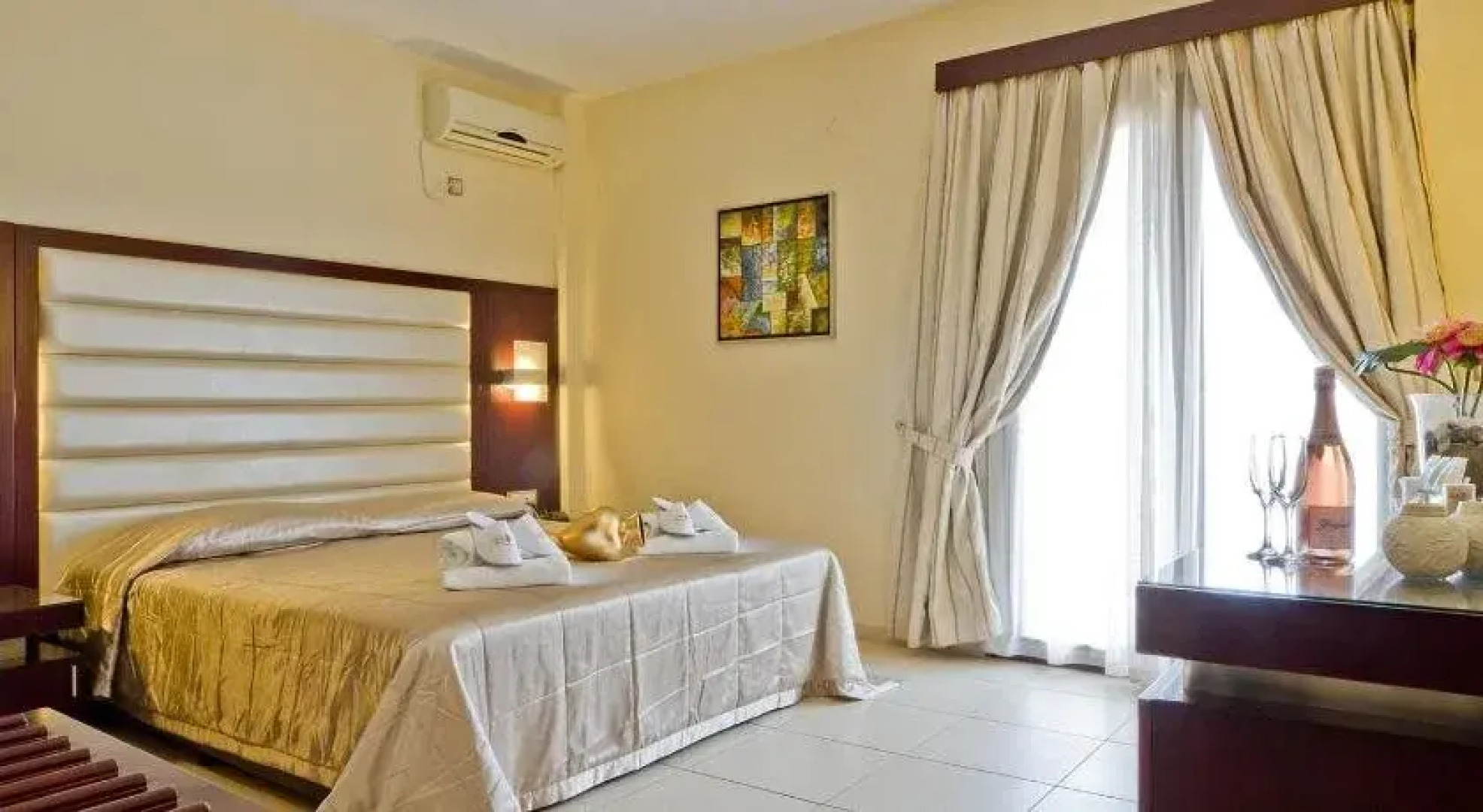 Socrates Hotel Apartments