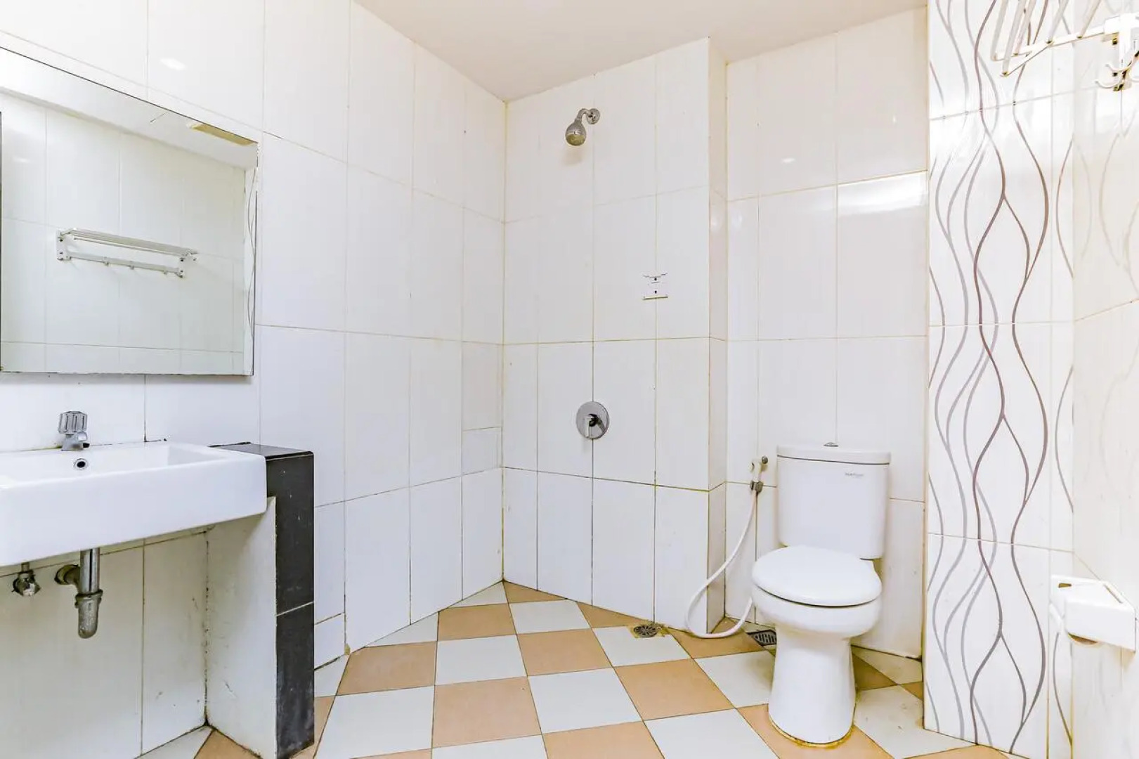 Capital O 1246 Hotel Grand Pacific