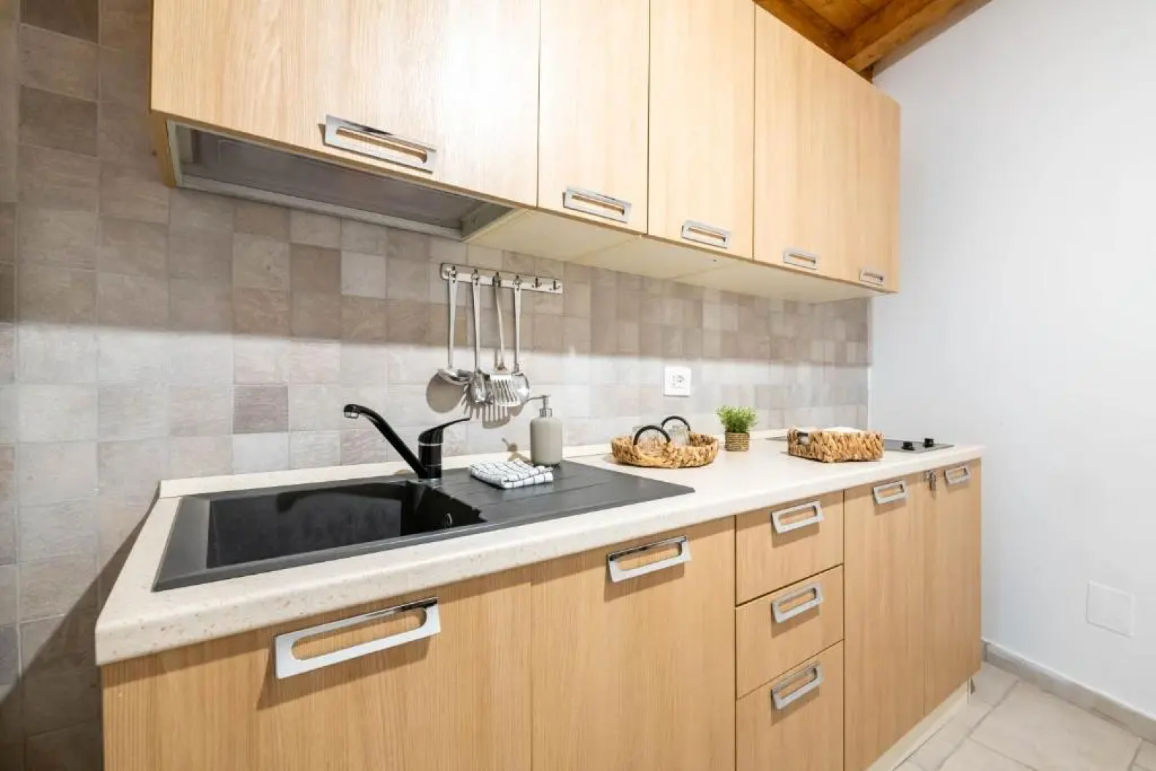 Sea front historic house in the heart of old town, inside torrione aragonese