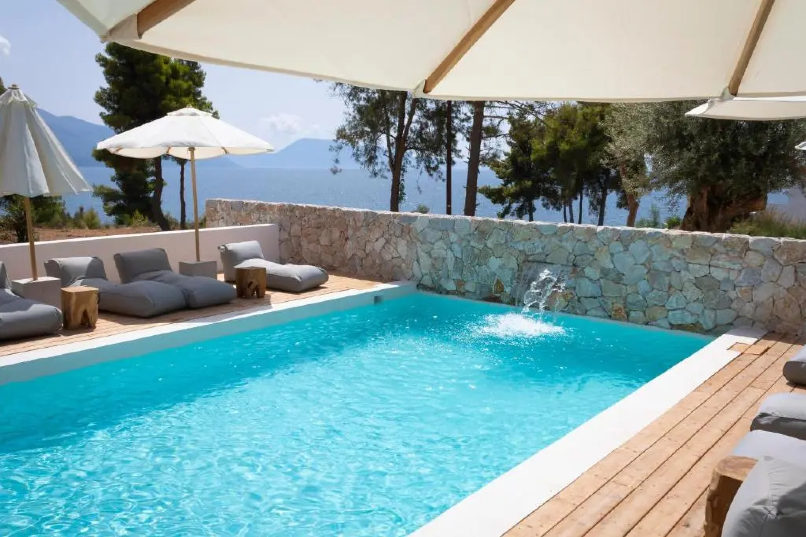 Arion Seaside Suites