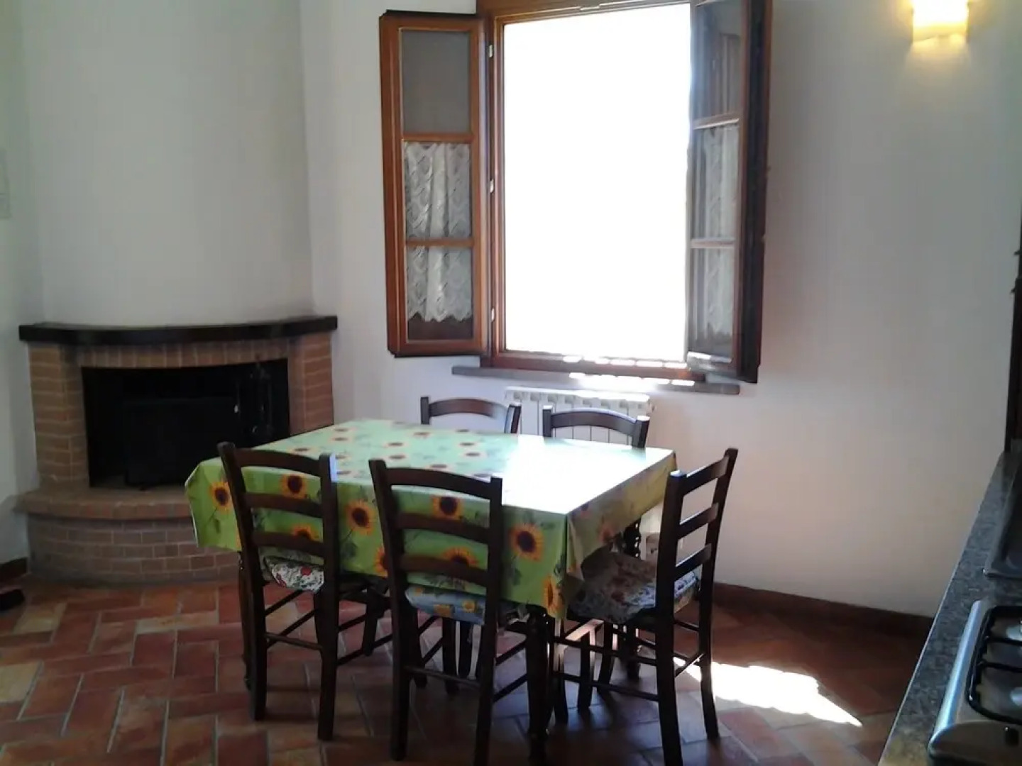 Edera Apartment in a No Kids Farmhouse, up to 6 People