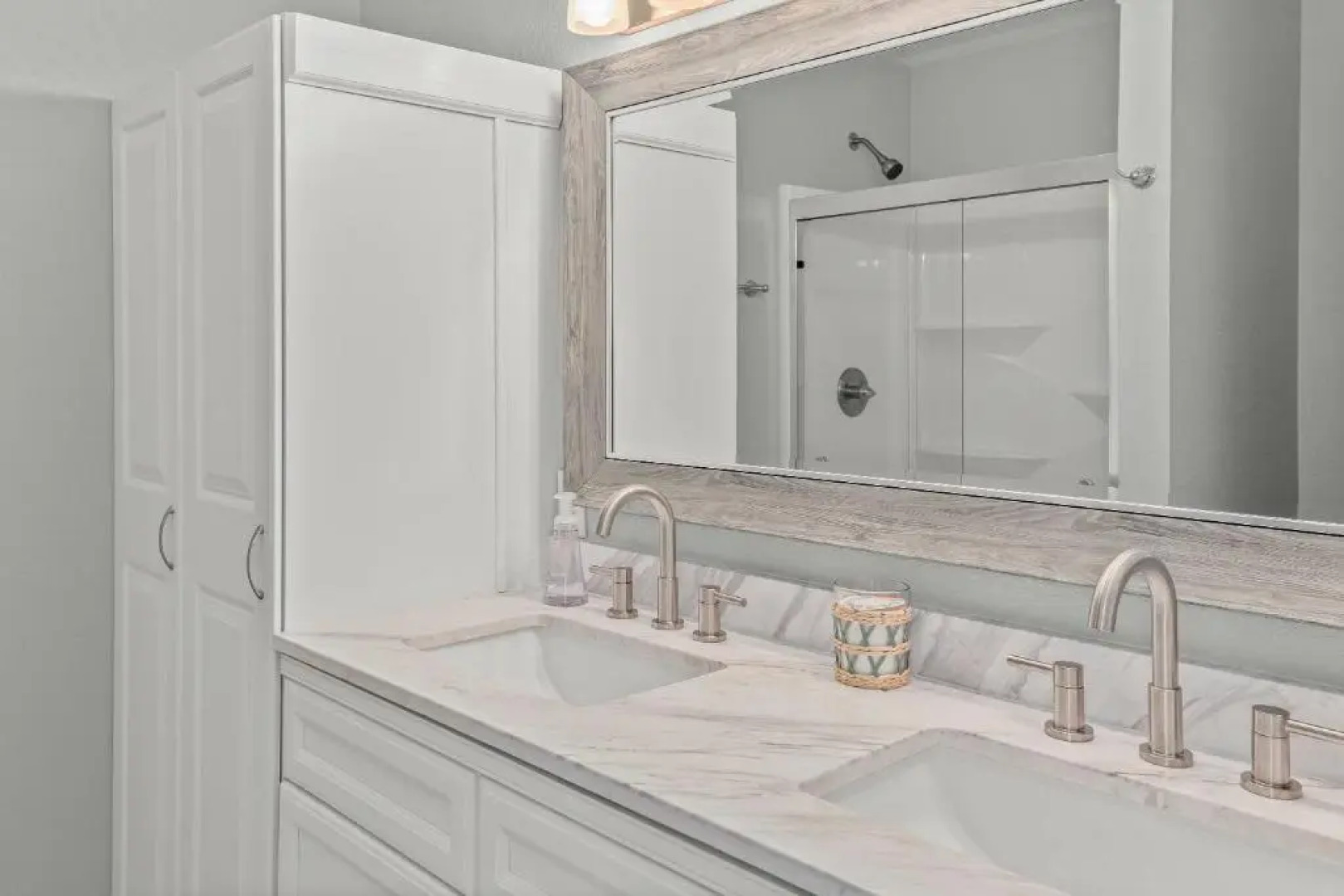 Charming Getaway near Tweety Bird Trail Backyard