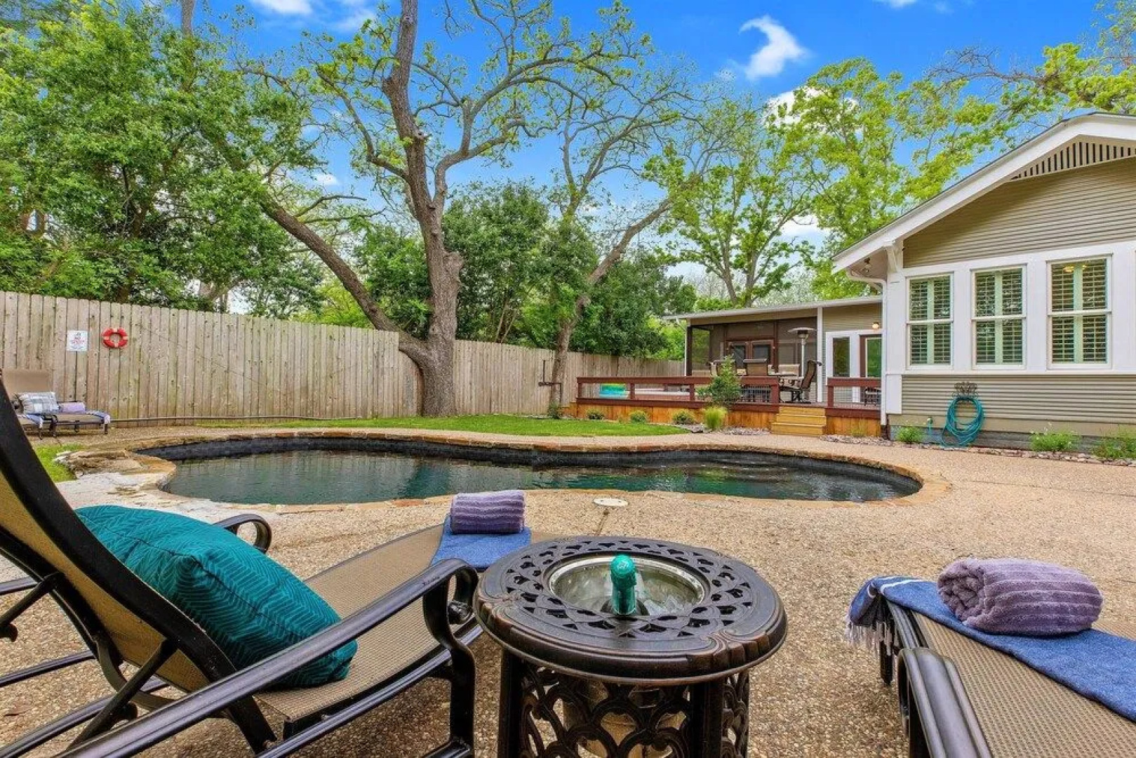 Heart of Fredericksburg w/Pool,Hot-Tub&Grill