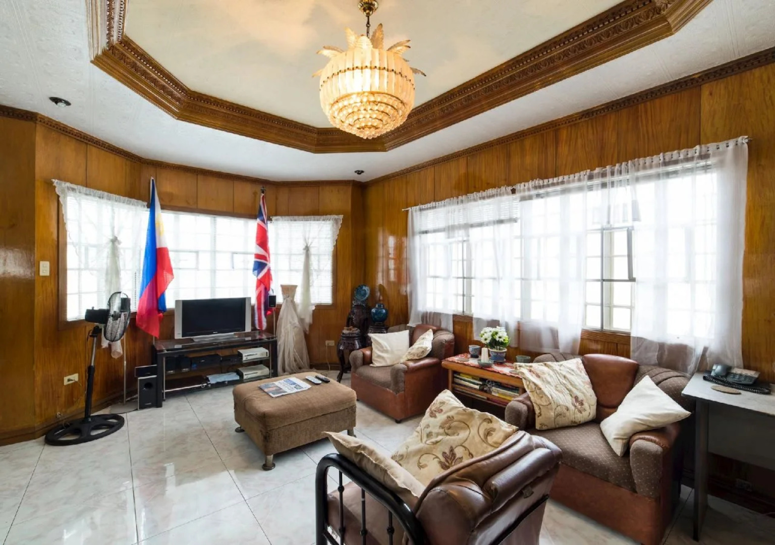 Geordies Hostel and Cafe