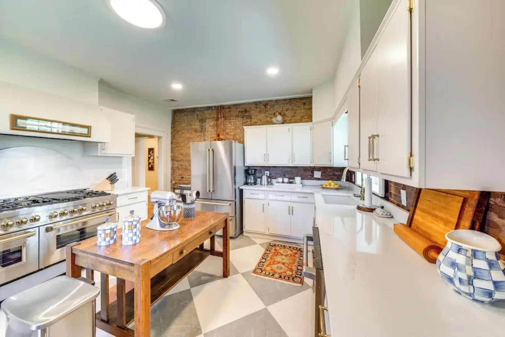 Historic & Spacious Family Home in Nicholasville!