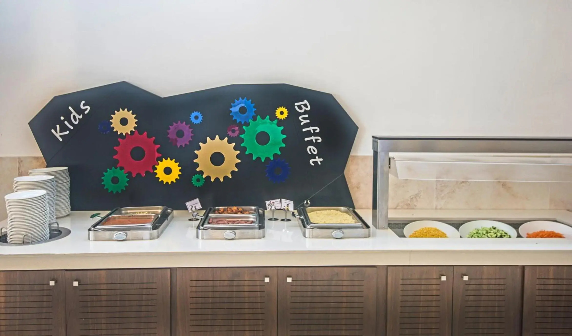 Adams Beach Hotel & Spa