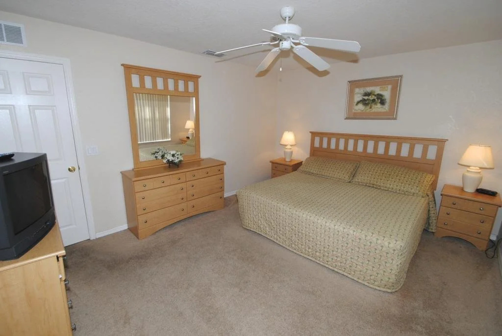 R316CAM Topsy Turvey Place 4 Br villa by RedAwning