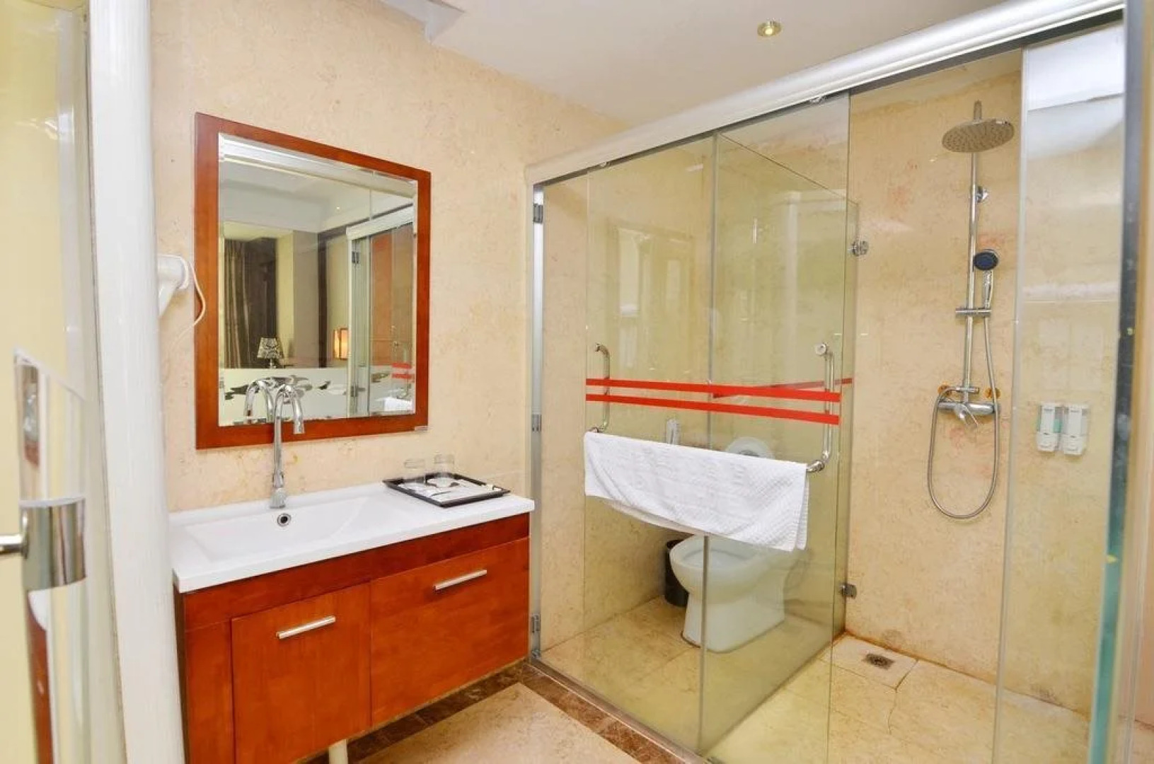 Boluo Jiabinyuan Resort