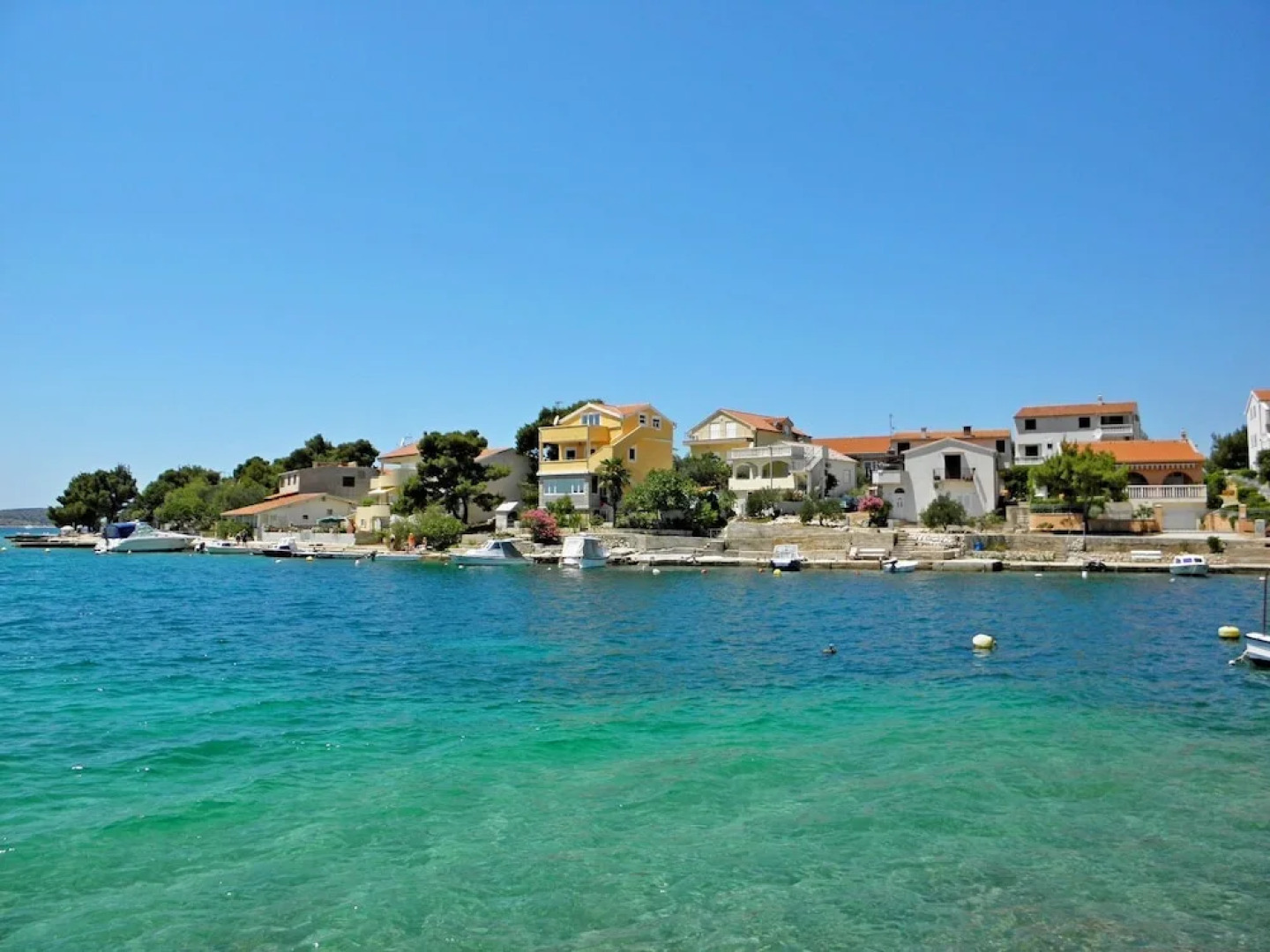 Apartments Tonći and Iris