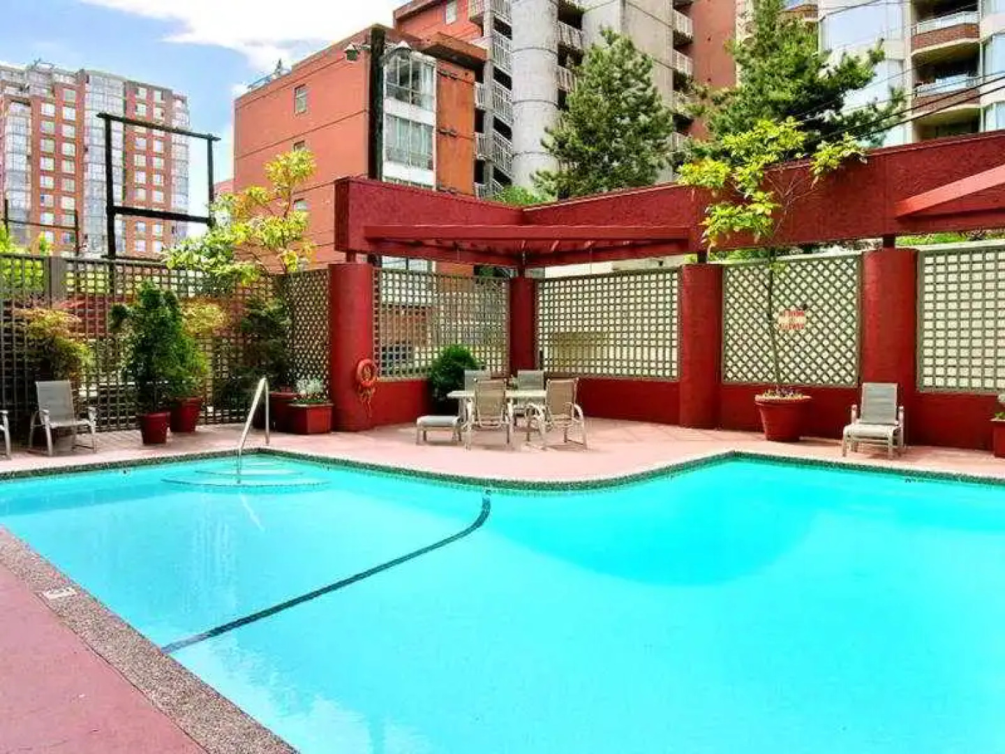 Quality Hotel Downtown-Inn at False Creek