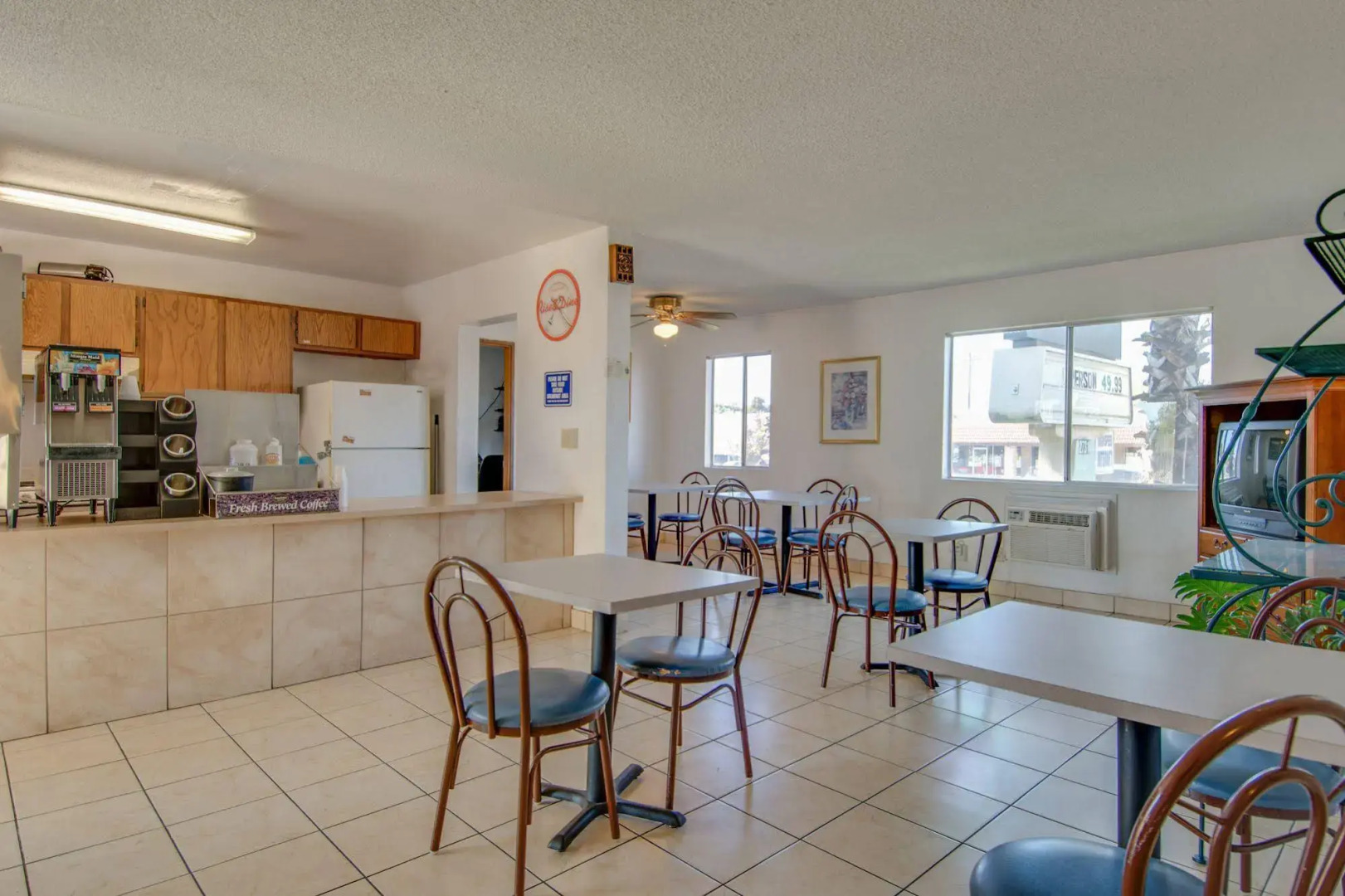 Howard Johnson Express Inn - Redding