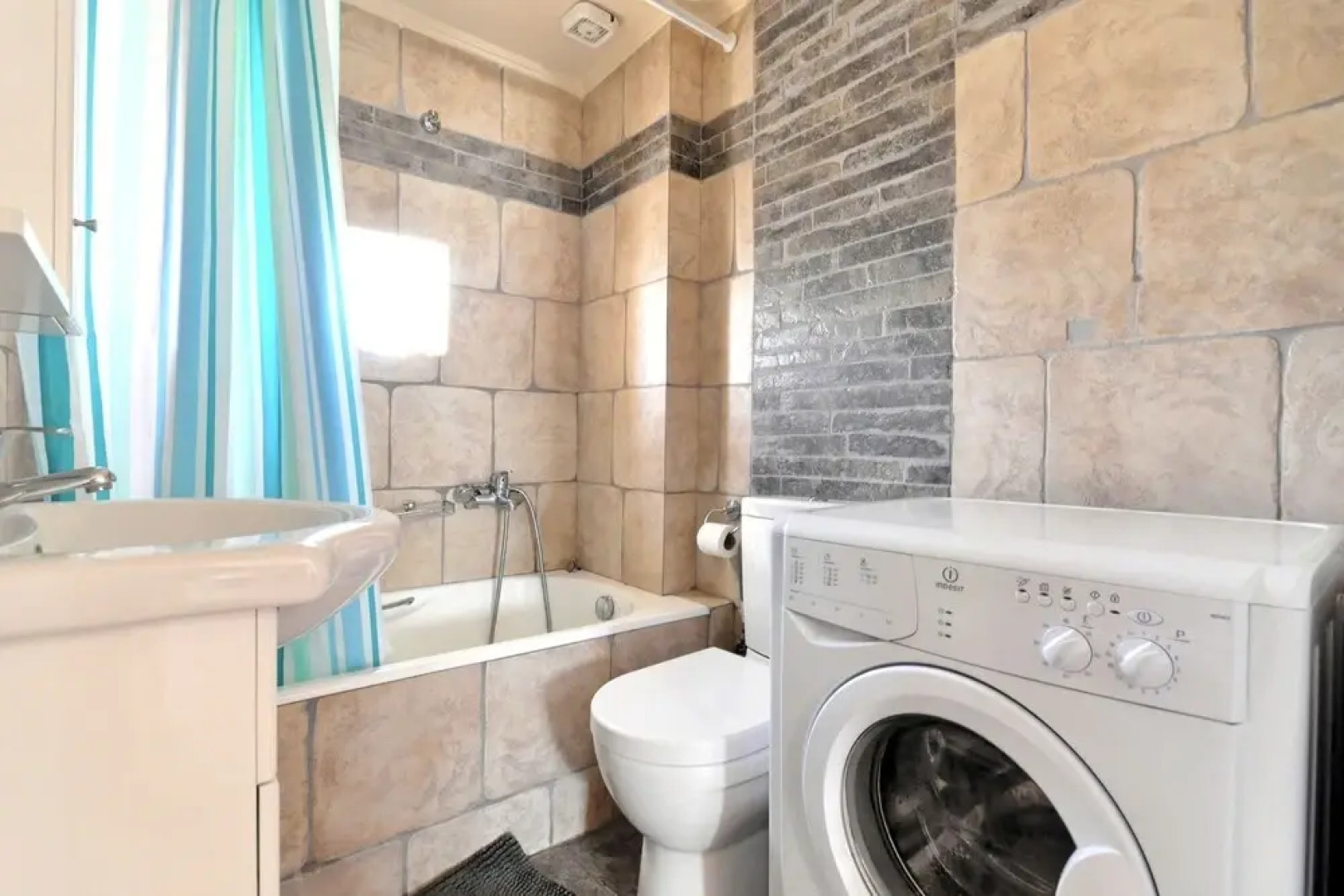 Brand new Family Apartment With Acropolis View, Sleeps 5