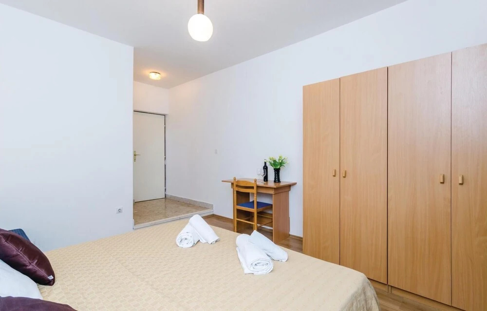 Beautiful Home in Plat With Wifi and 3 Bedrooms