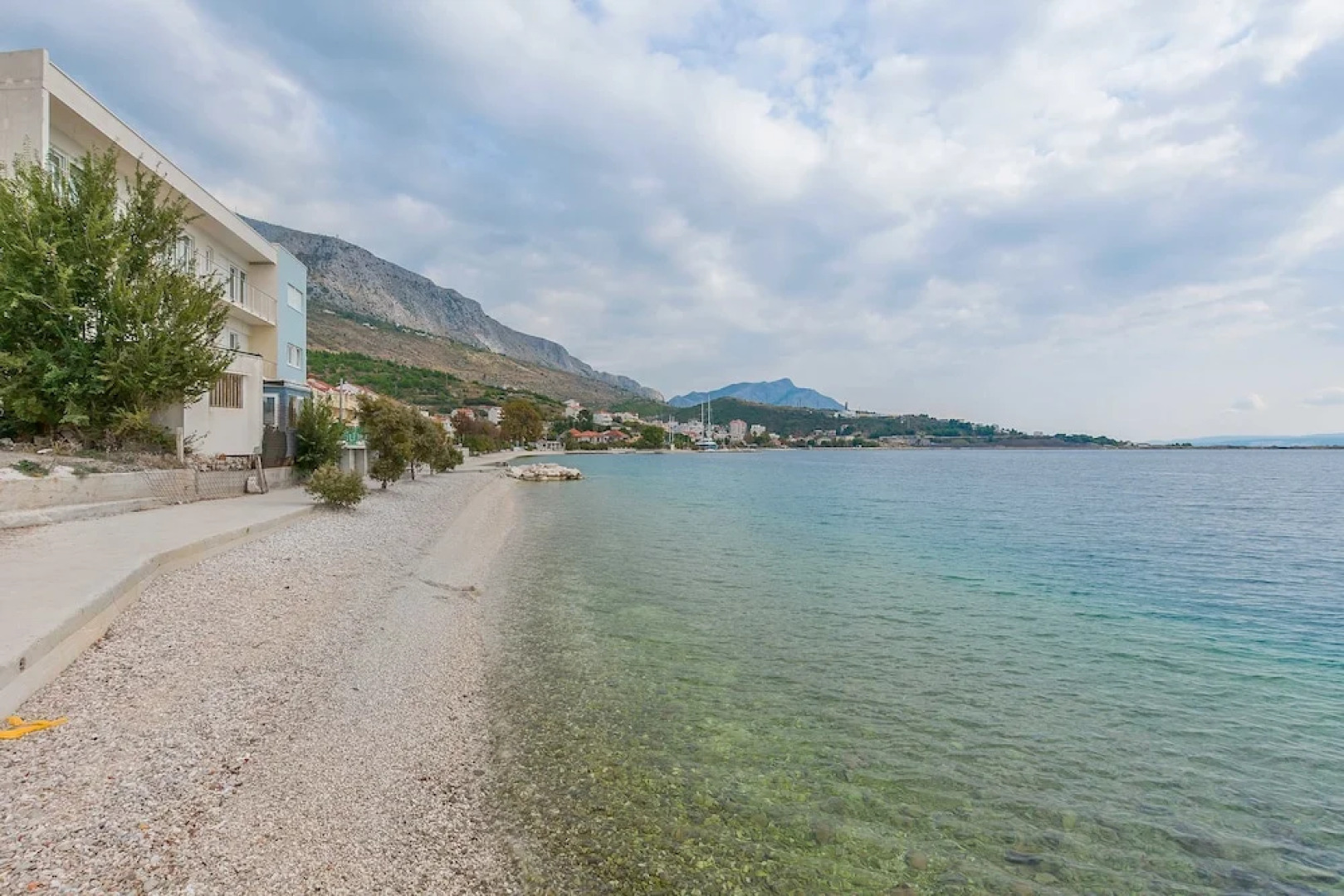 Apartments Road star