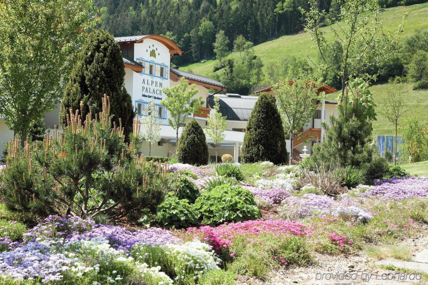 Alpenpalace Luxury Hideaway & Spa Retreat