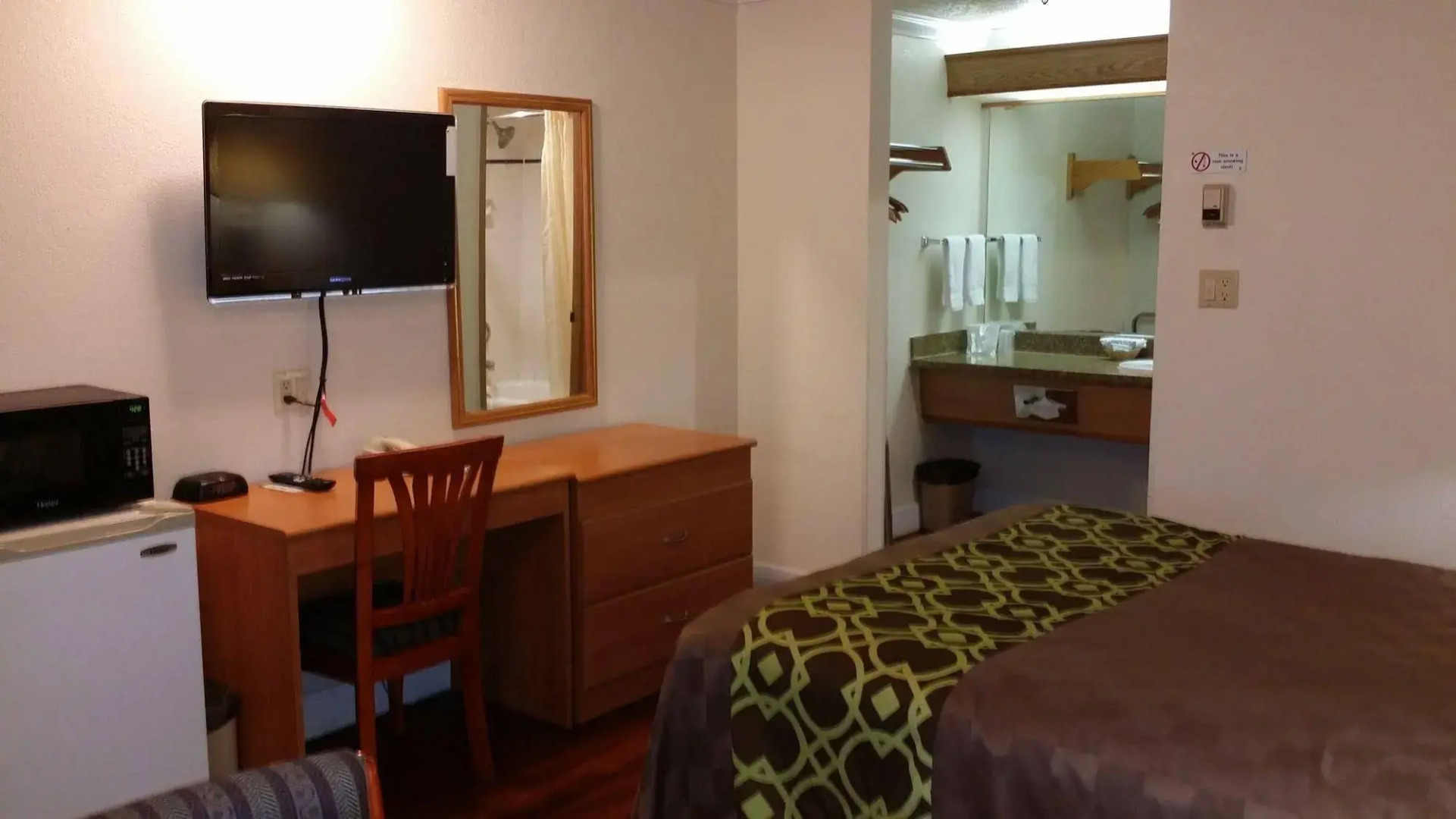 Budget Inn Corcoran Near Tulare CA 43