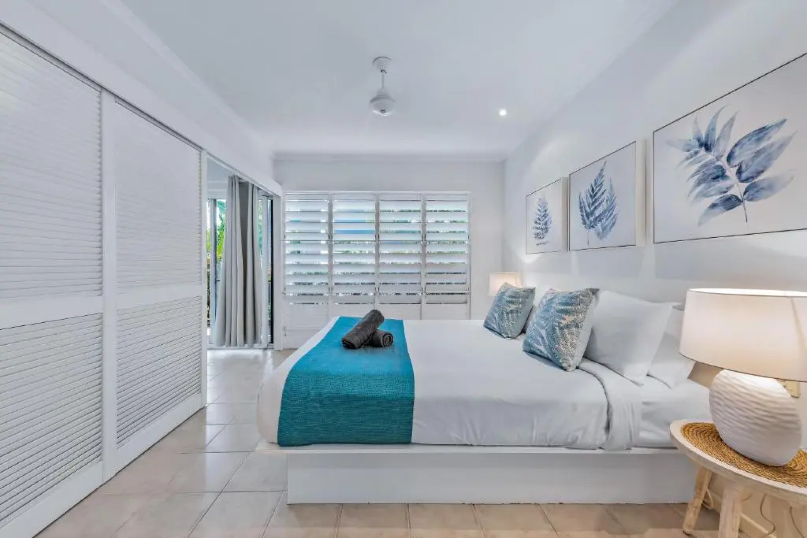 Tropical Mango WiFi Pool