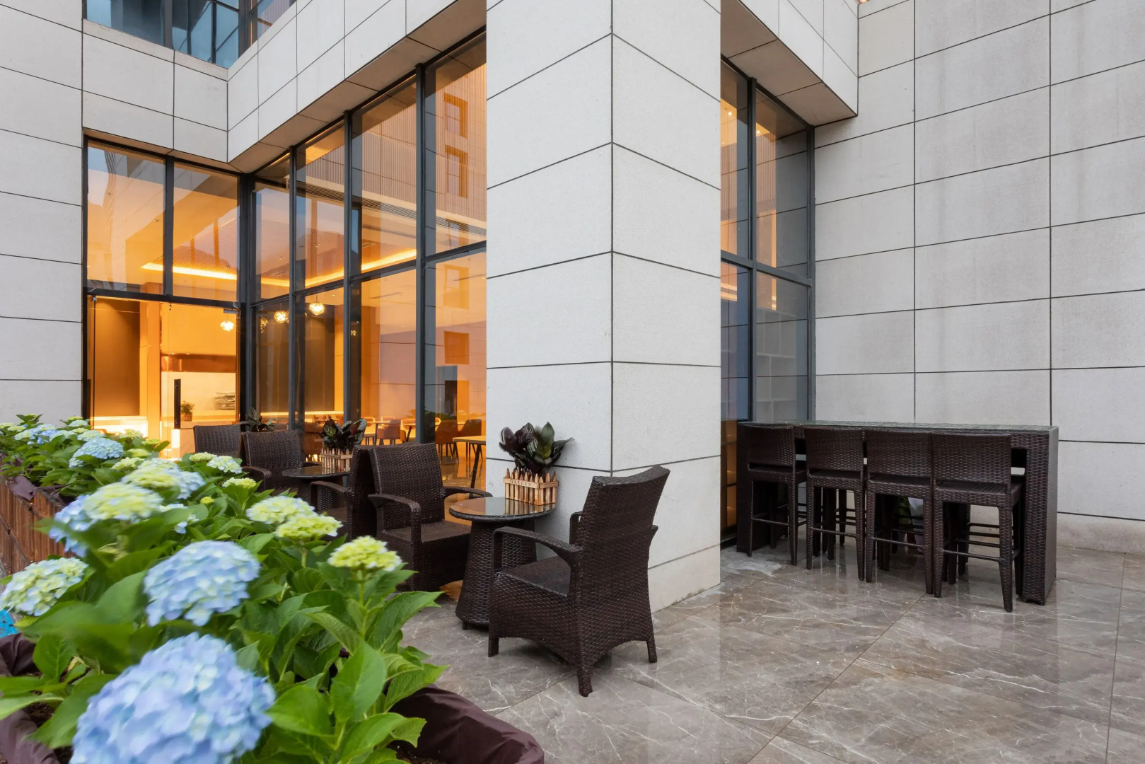 Qin Yue Shi Ye Hotel
