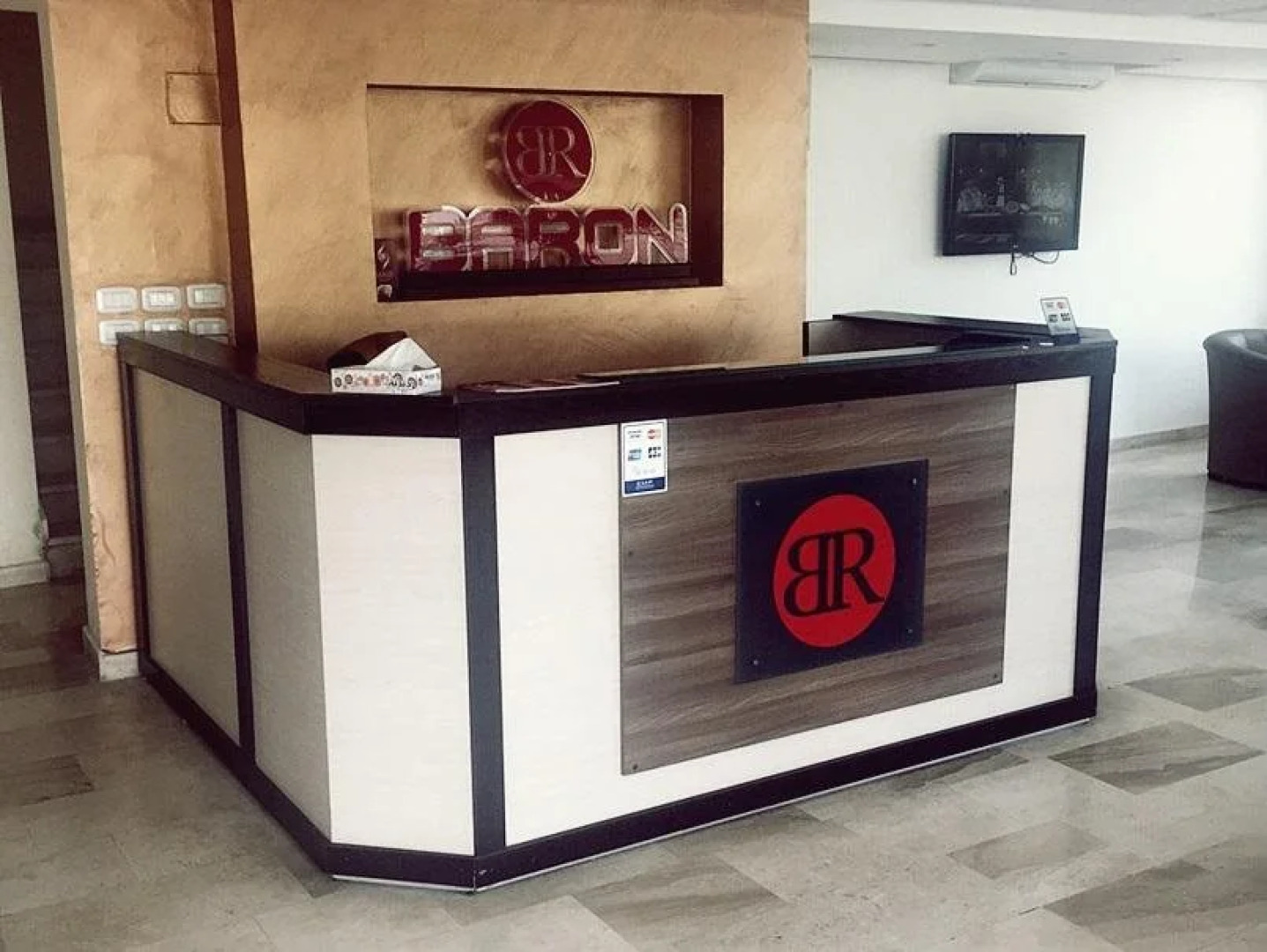 Baron Hotel Apartments