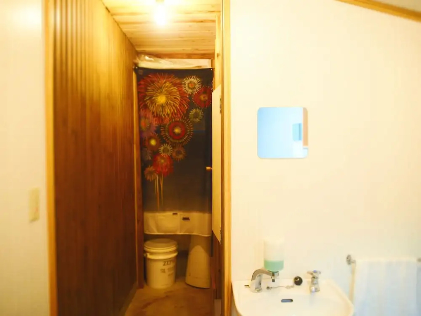 Trip Base Coconeel - Hostel