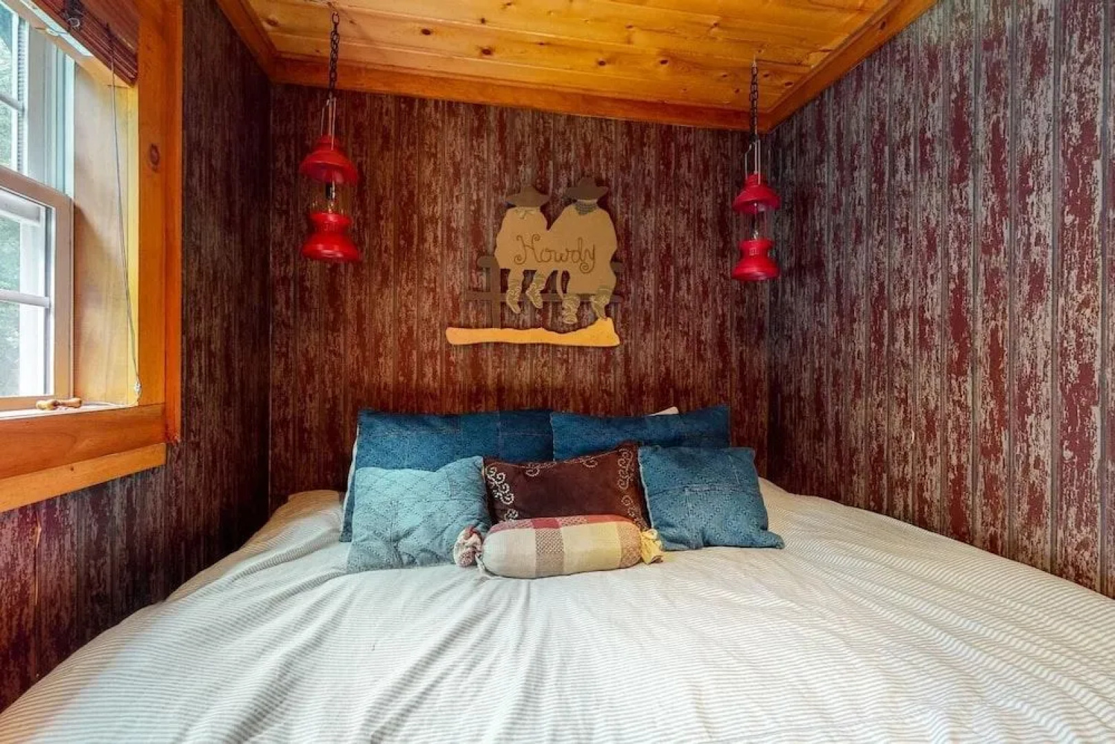 Cowboy Cabin on Stanley Creek