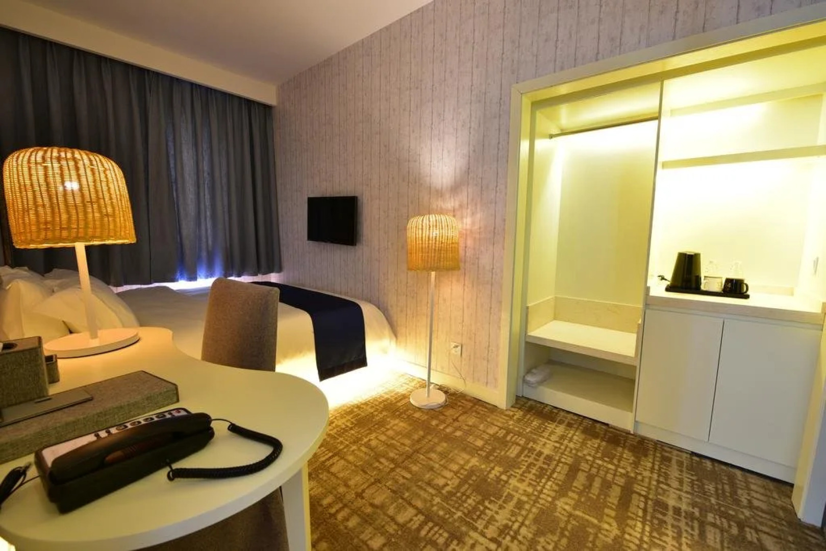 Sweet Valley Foso Hotel