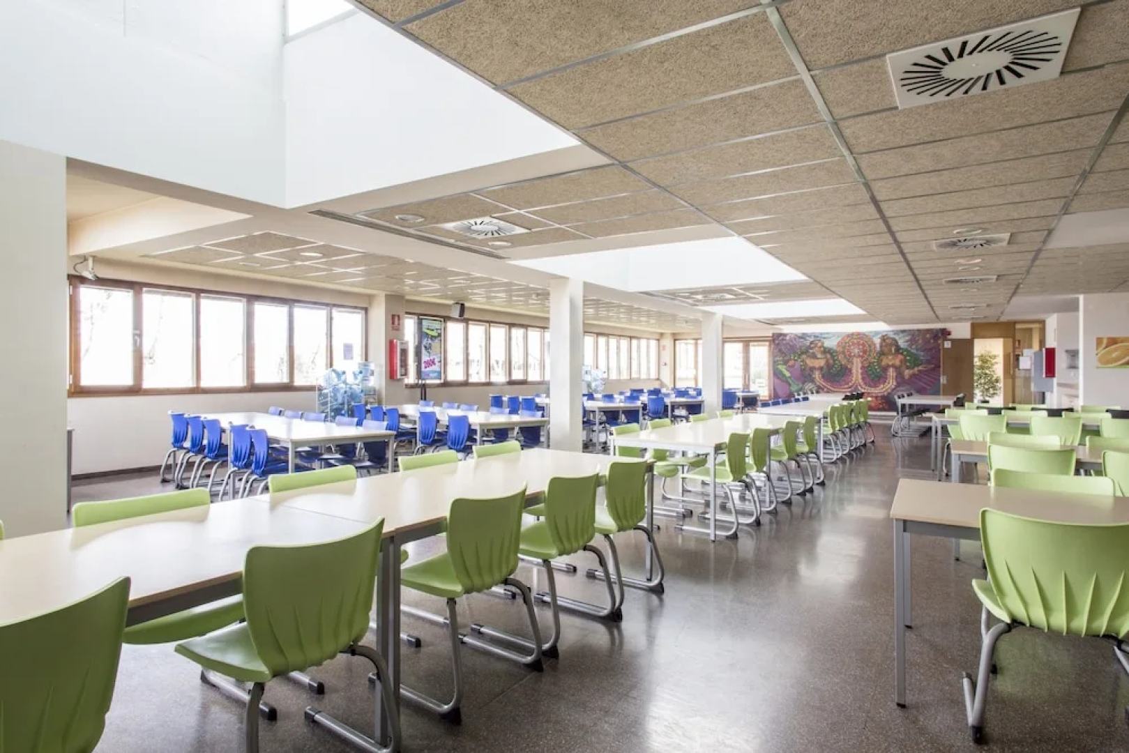 Colegio Mayor Resa Hernán Cortés - Centro Adscrito a REAJ