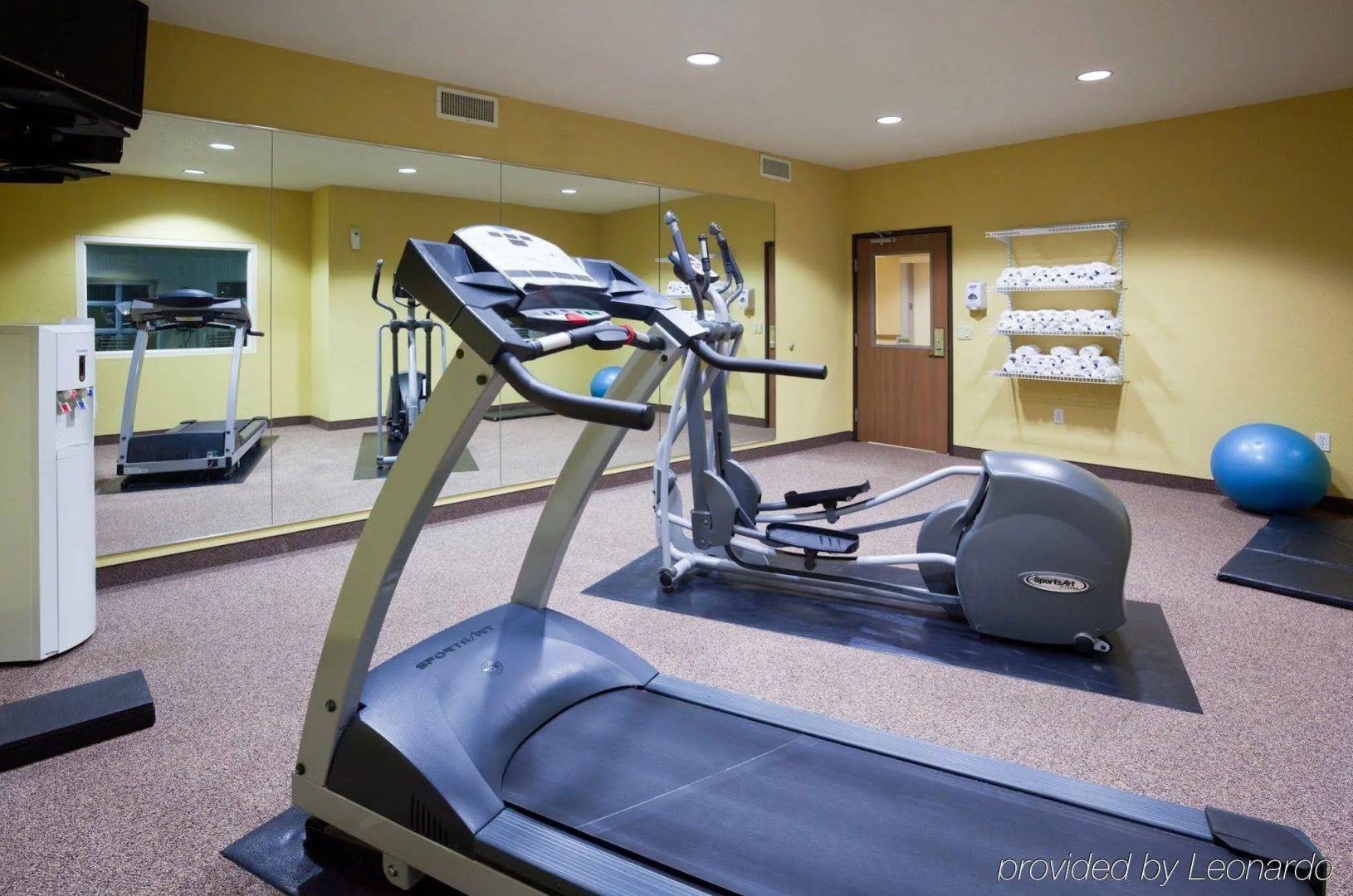 Holiday Inn Express and Suites Stevens Point by IHG