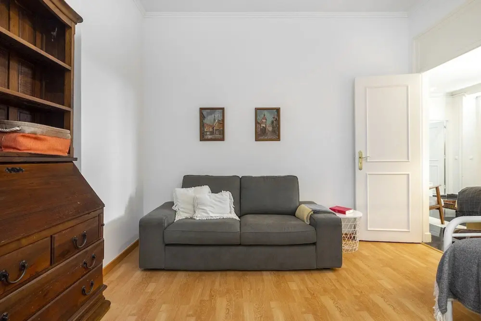 Amazing House In Carcavelos Historical Center W/ Private Patio & Bbq