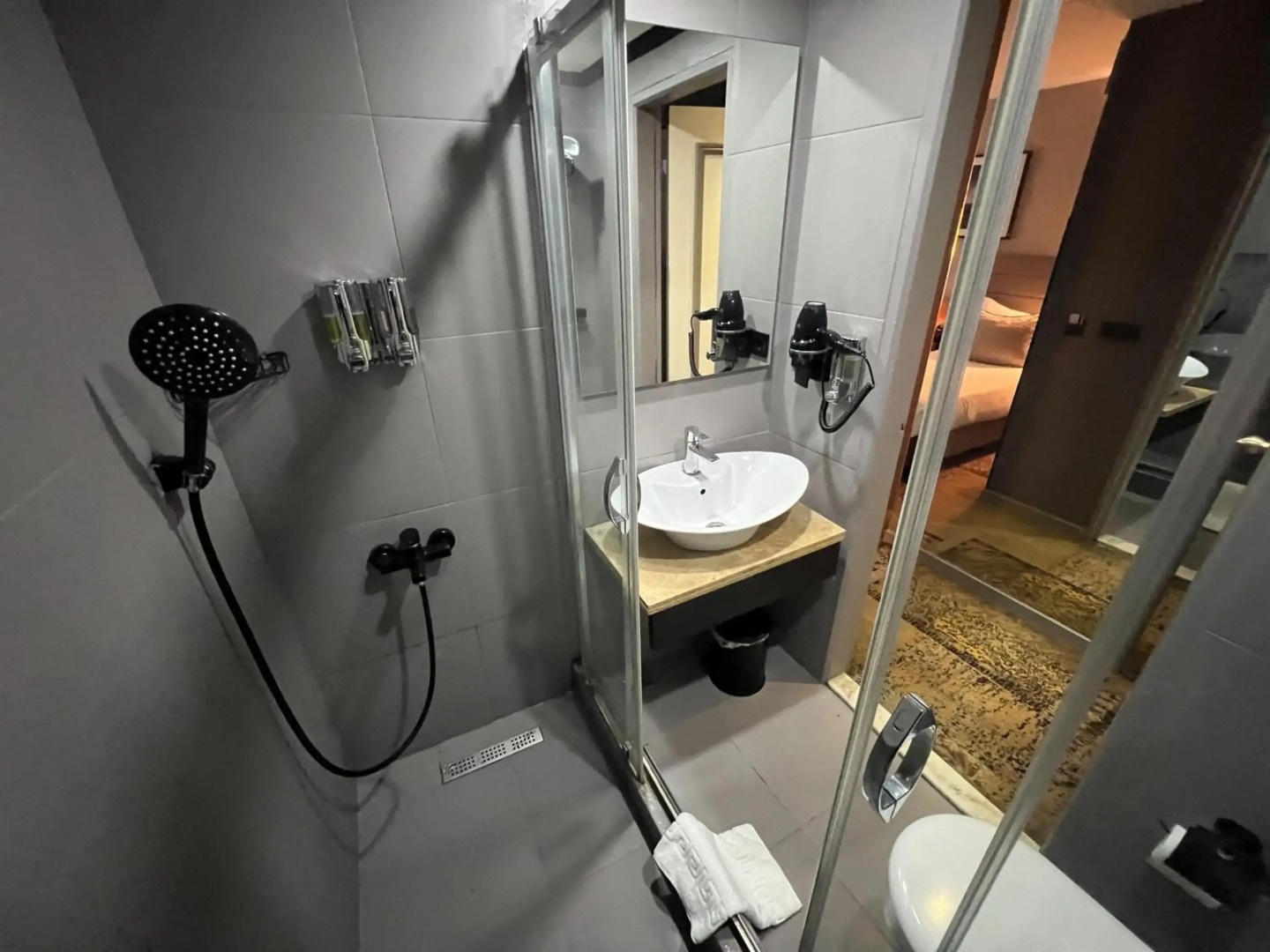 Отель All Seasons