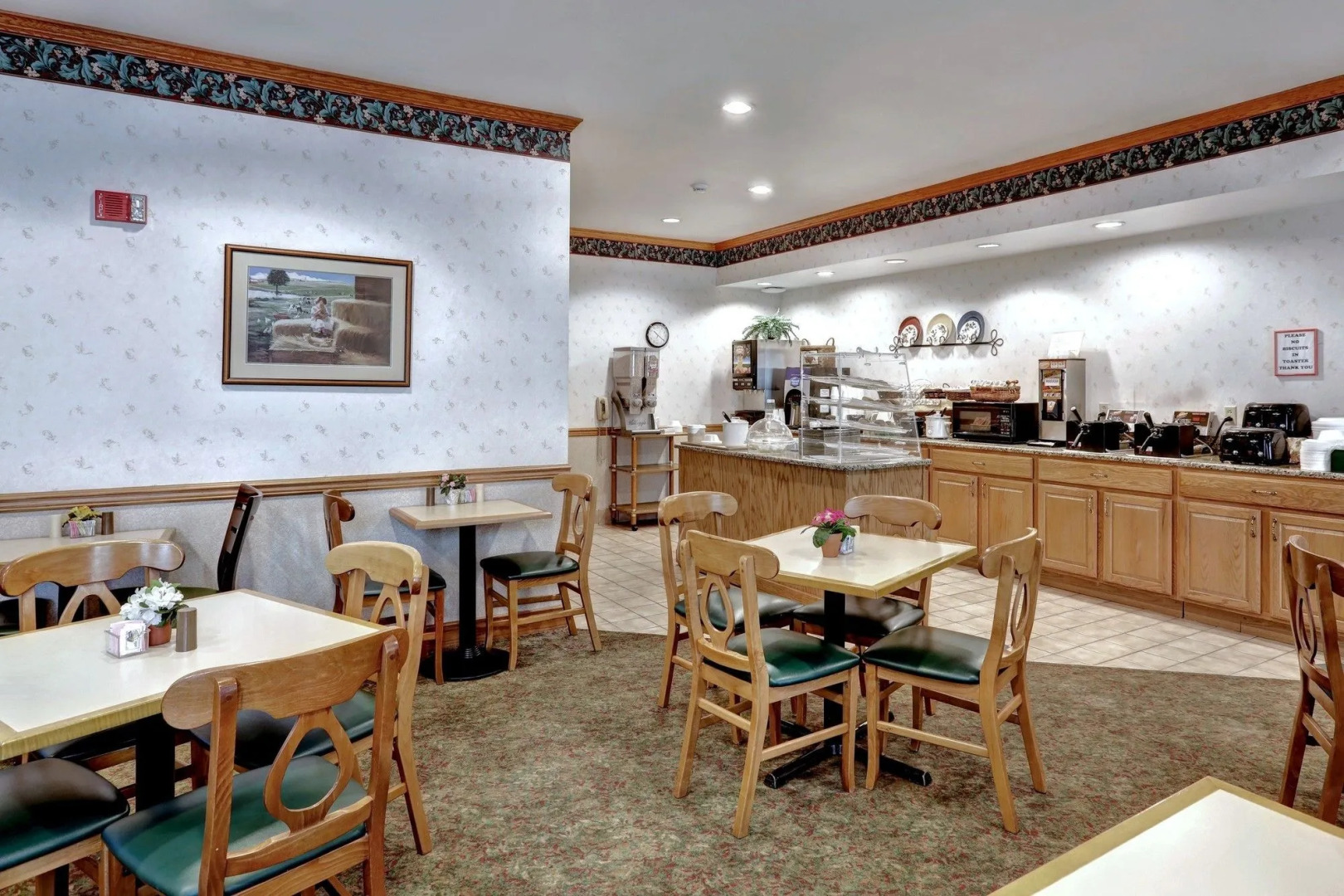Lancaster Inn and Suites