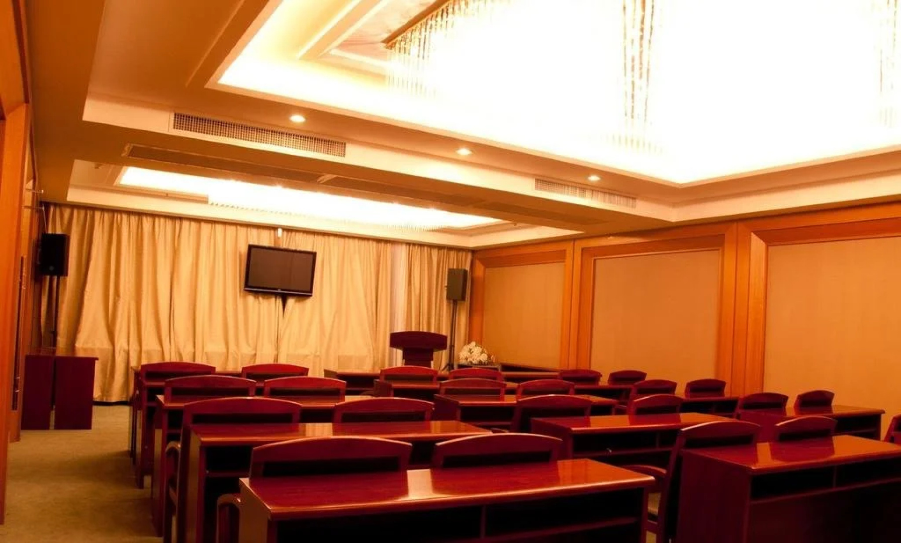 Jiuge Holiday Hotel