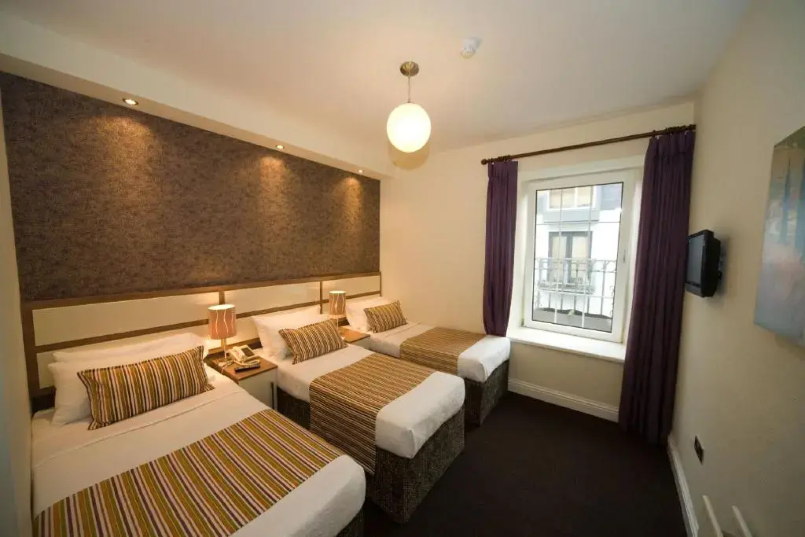 White Lady Hotel