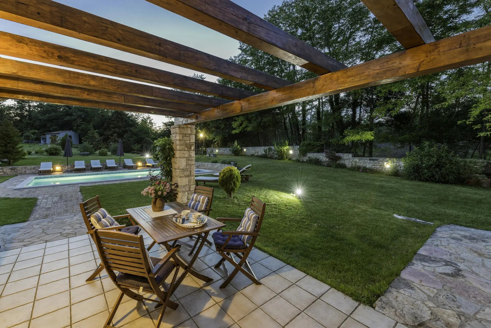 Lipa in Krnica with 4 bedrooms and 3 bathrooms