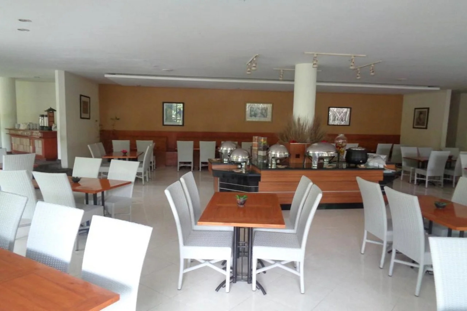 éL Hotel Kartika Wijaya Batu